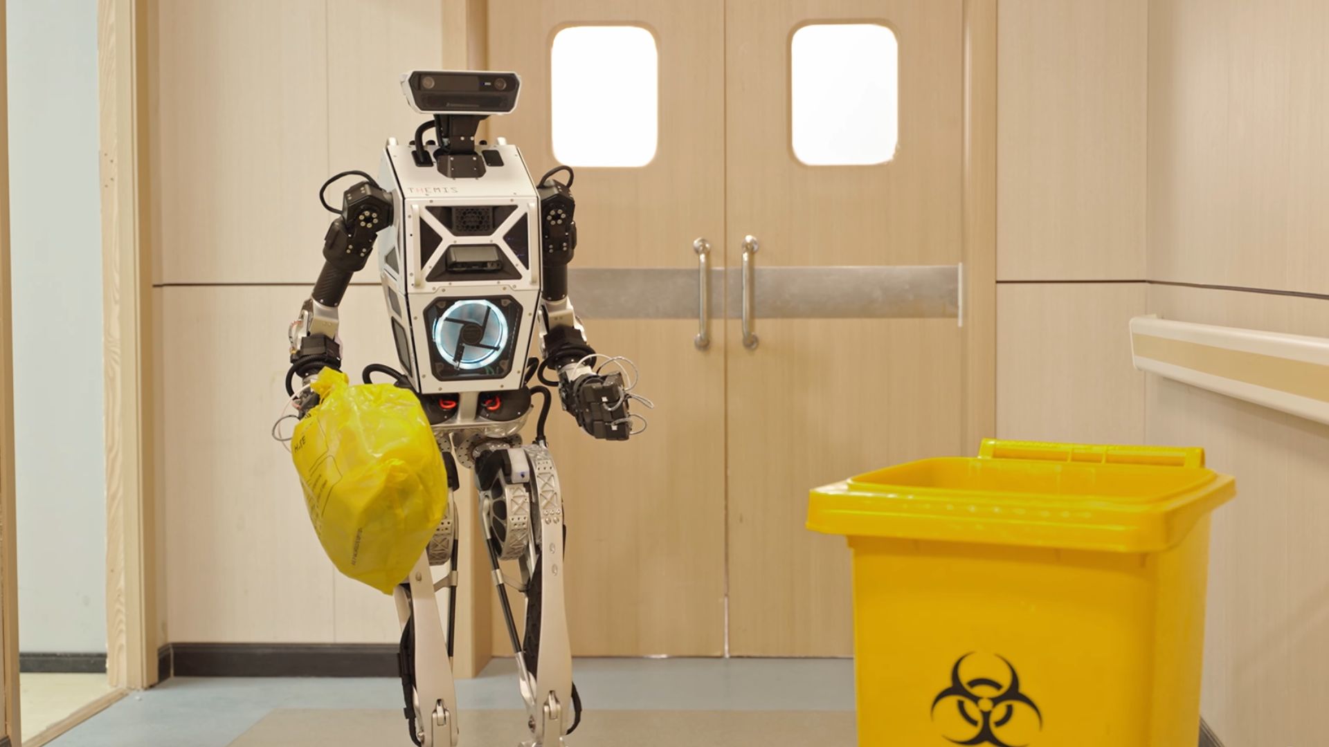 Video: New US humanoid robot navigates complex paths while walking and working