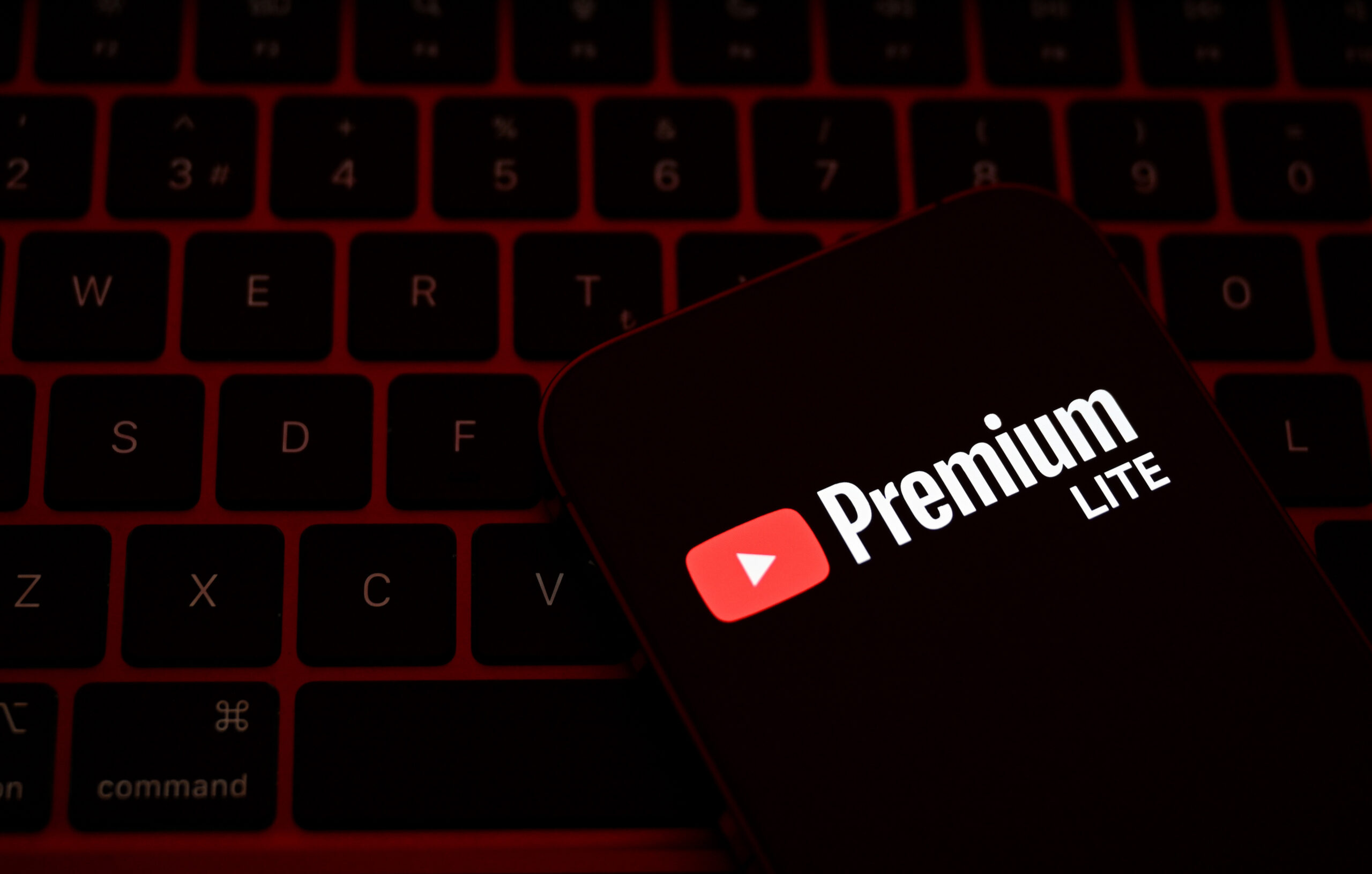 YouTube Premium Lite now gets background play and downloadable content