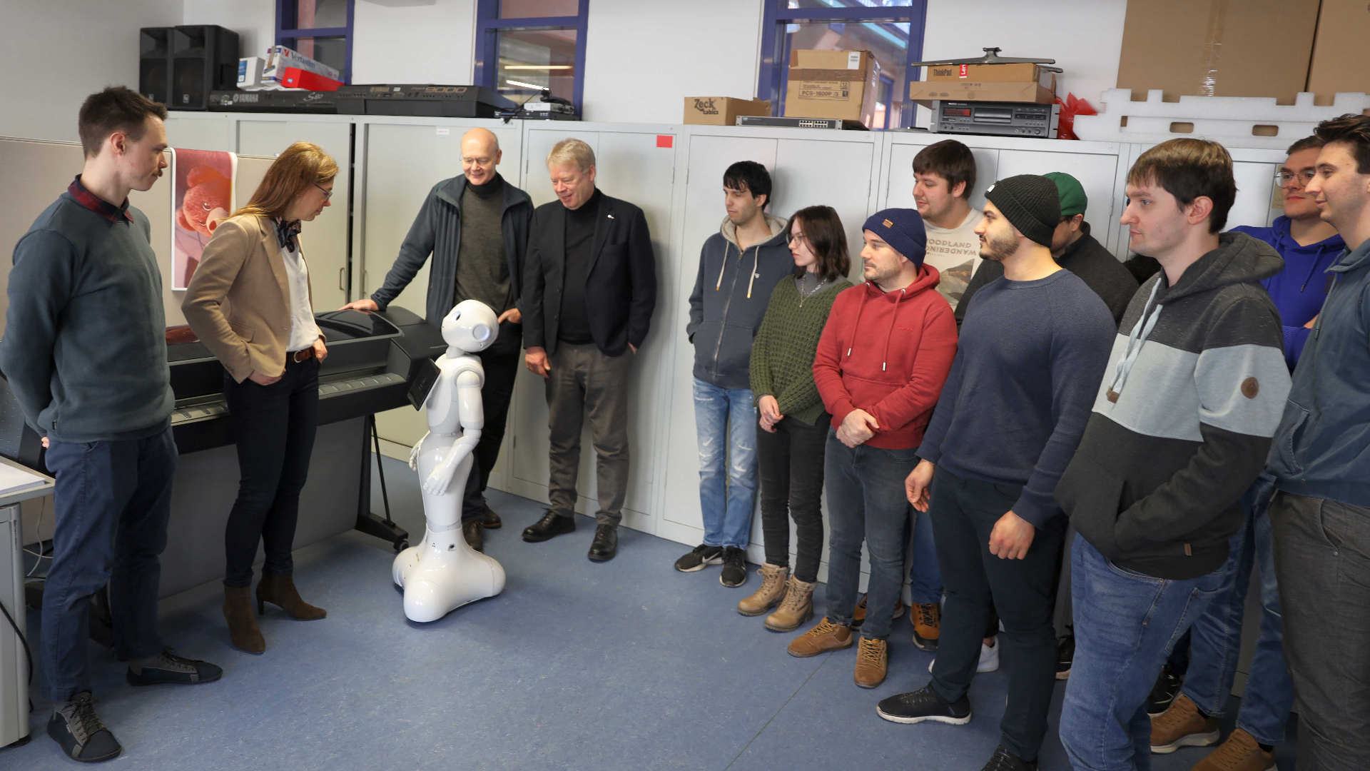 4-foot-tall robot that can read gestures, facial expressions turned into tourism guide