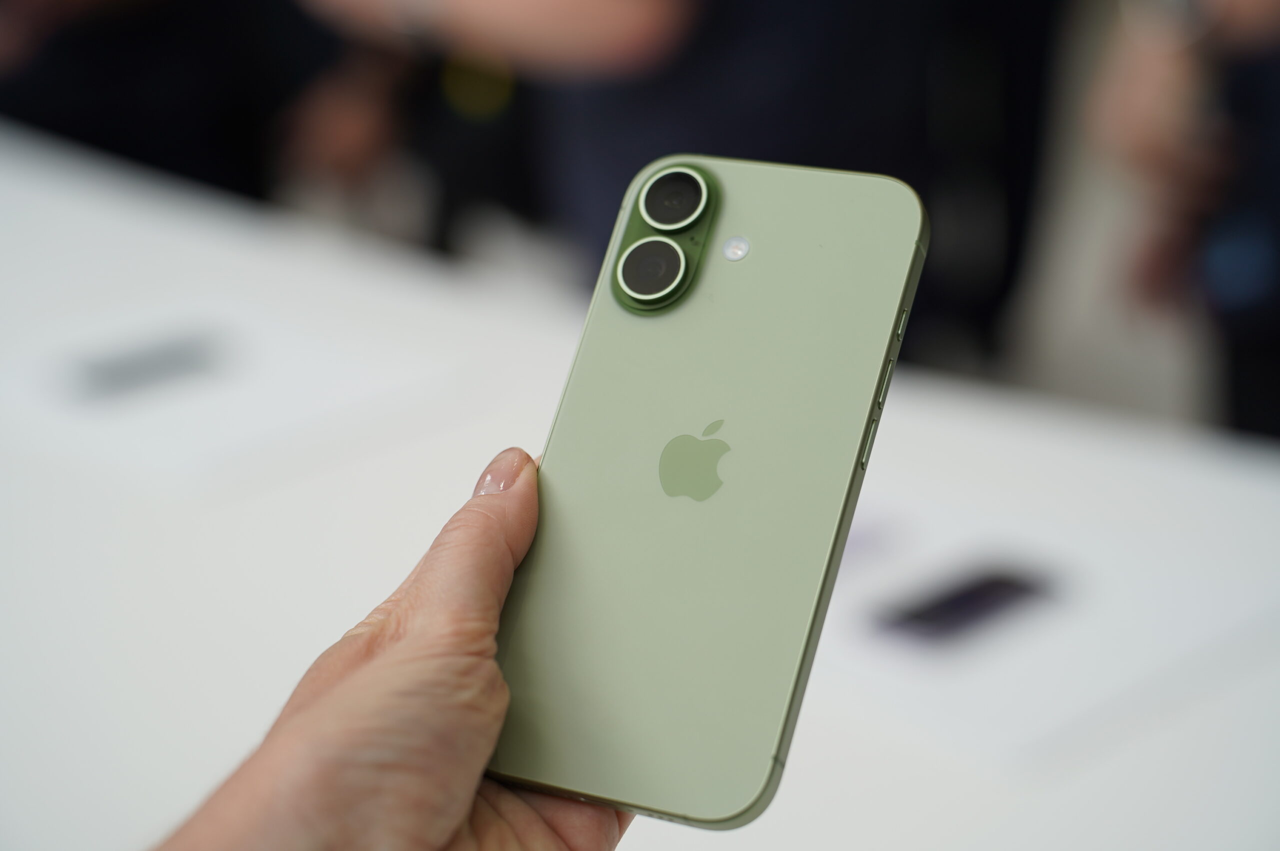 A new RCS update could connect iPhone and Android video calls, someday