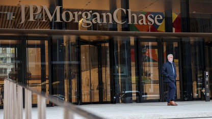 Arbeitsbedingungen: JP Morgan überwacht Arbeitszeiten von Junior-Bankern