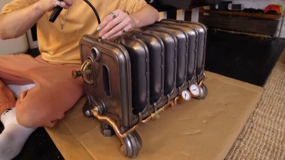 Casemod: Bastler baut PC in 80 kg schweren viktorianischen Heizkörper