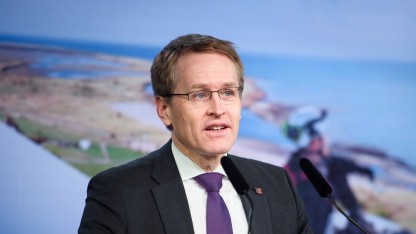 Daniel Günther: Soziale Medien führen Gesellschaft “in den Abgrund”