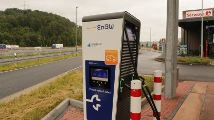Gerichtsurteil: Ladestationen an Autobahnen müssen ausgeschrieben werden