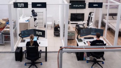 Humanoide Roboter: Trainingscamp für Roboter eröffnet in München