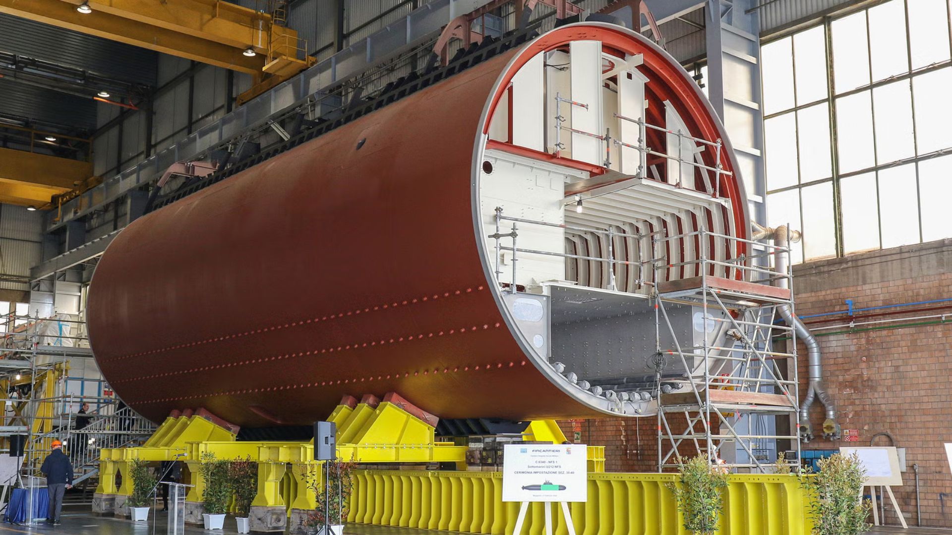 Italy starts building 1,600 ton U212 Near Future submarine for naval defense