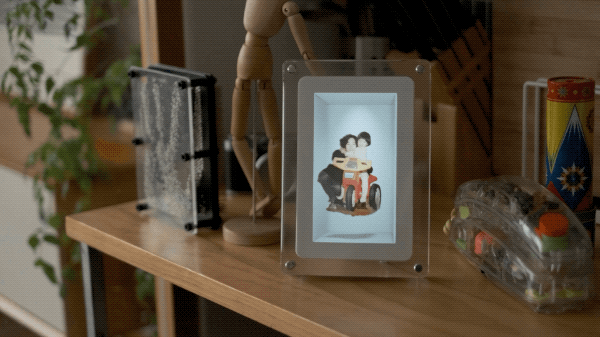 Looking Glass’ Musubi showcases its holographic display in a consumer-friendly package