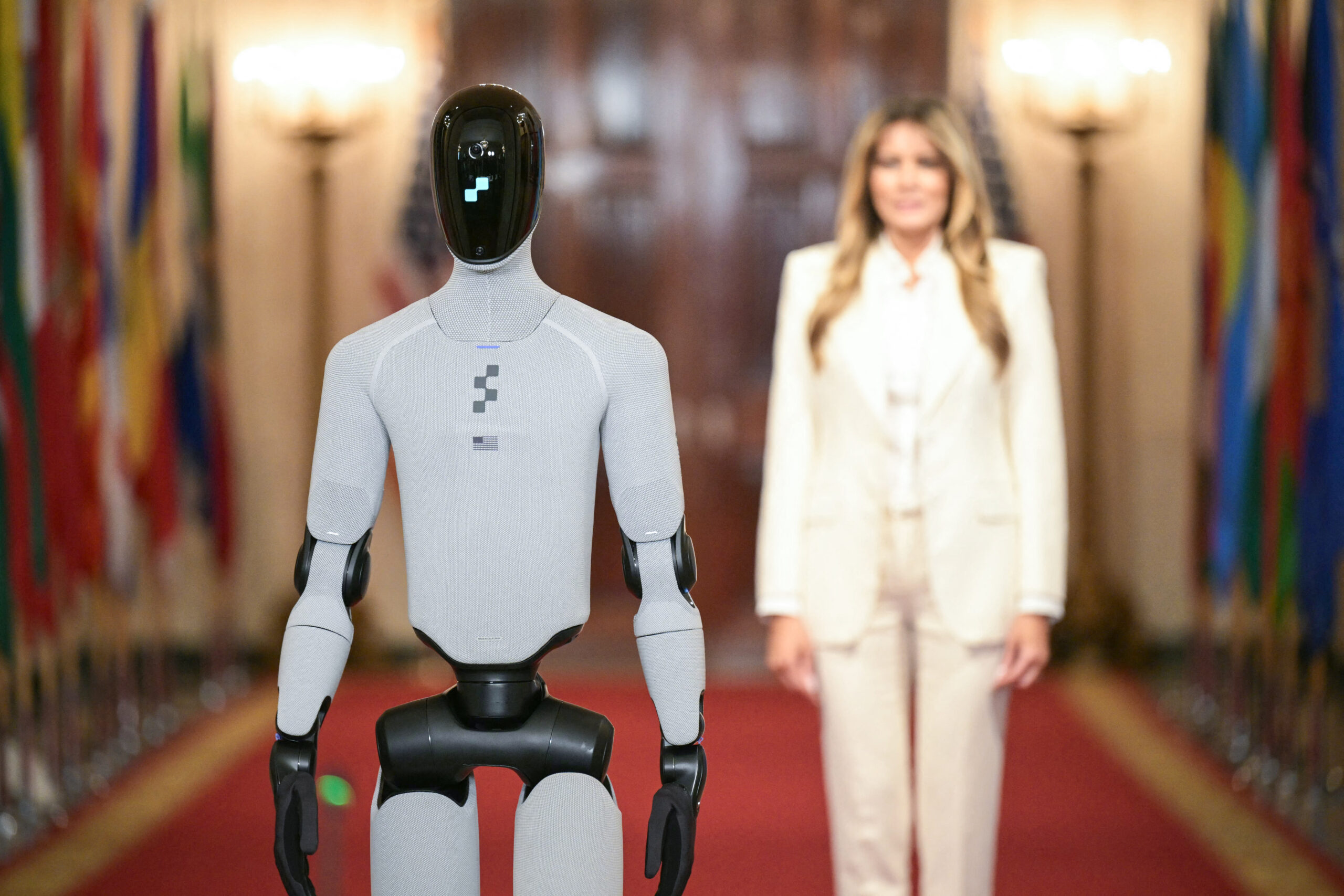 Melania Trump brings humanoid robots to the White House