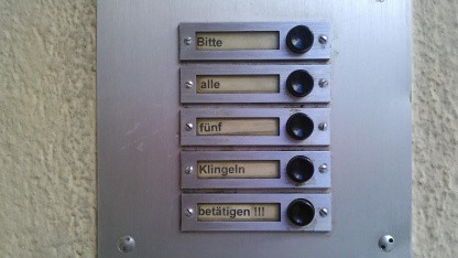 Mitten in der Nacht: Bundesweite Polizeieinsätze wegen einer Softwarelücke