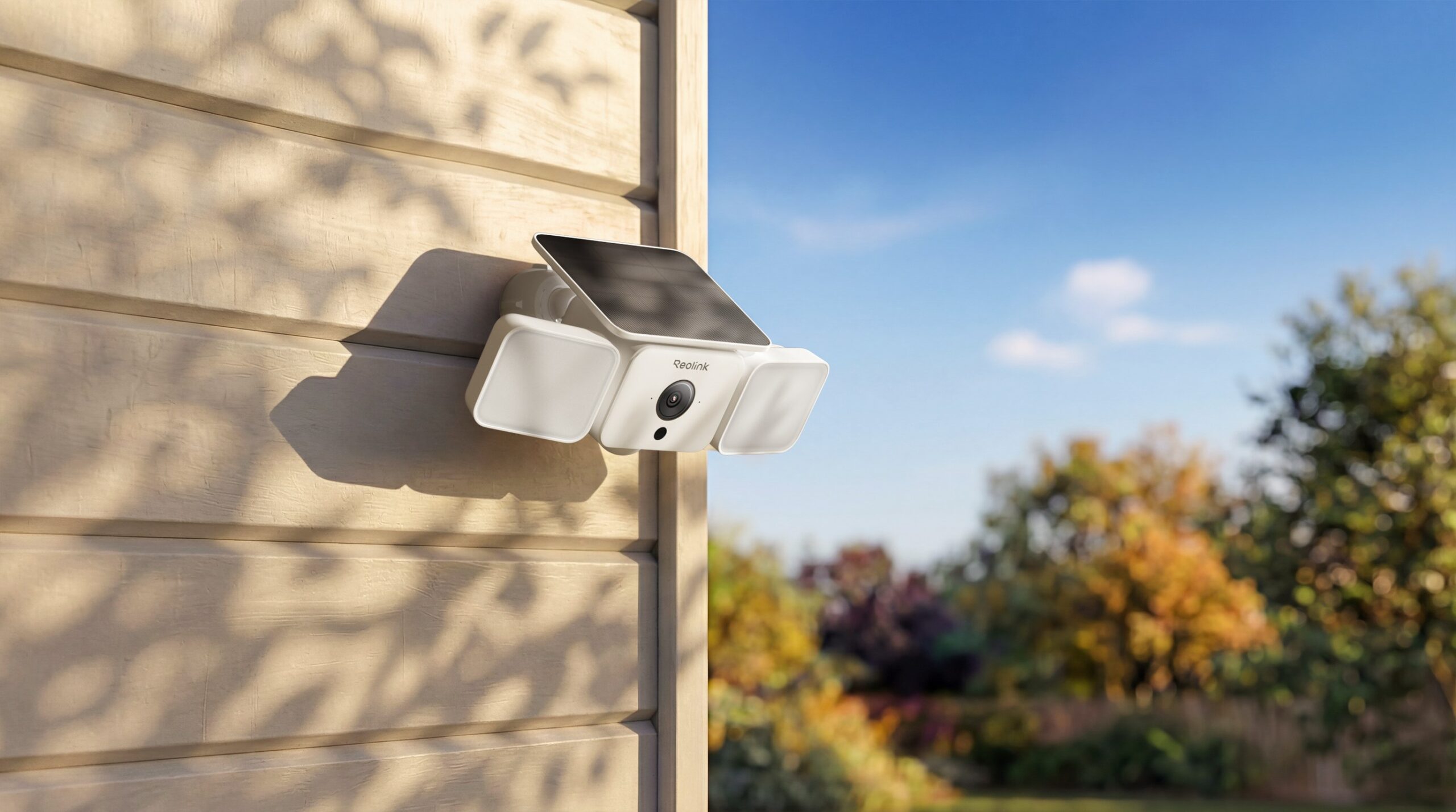 Reolink’s first solar-powered floodlight camera offers wire-free home security
