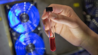 Solarbatterie: Makromolekül speichert Sonnenenergie für die Nacht