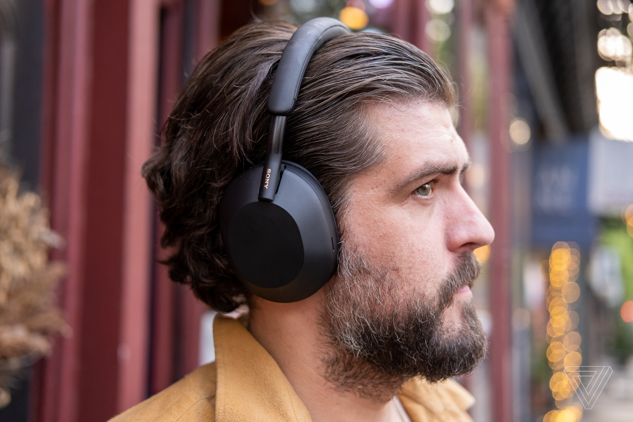 Sony’s WH-1000XM5 headphones are a whopping 39 percent off