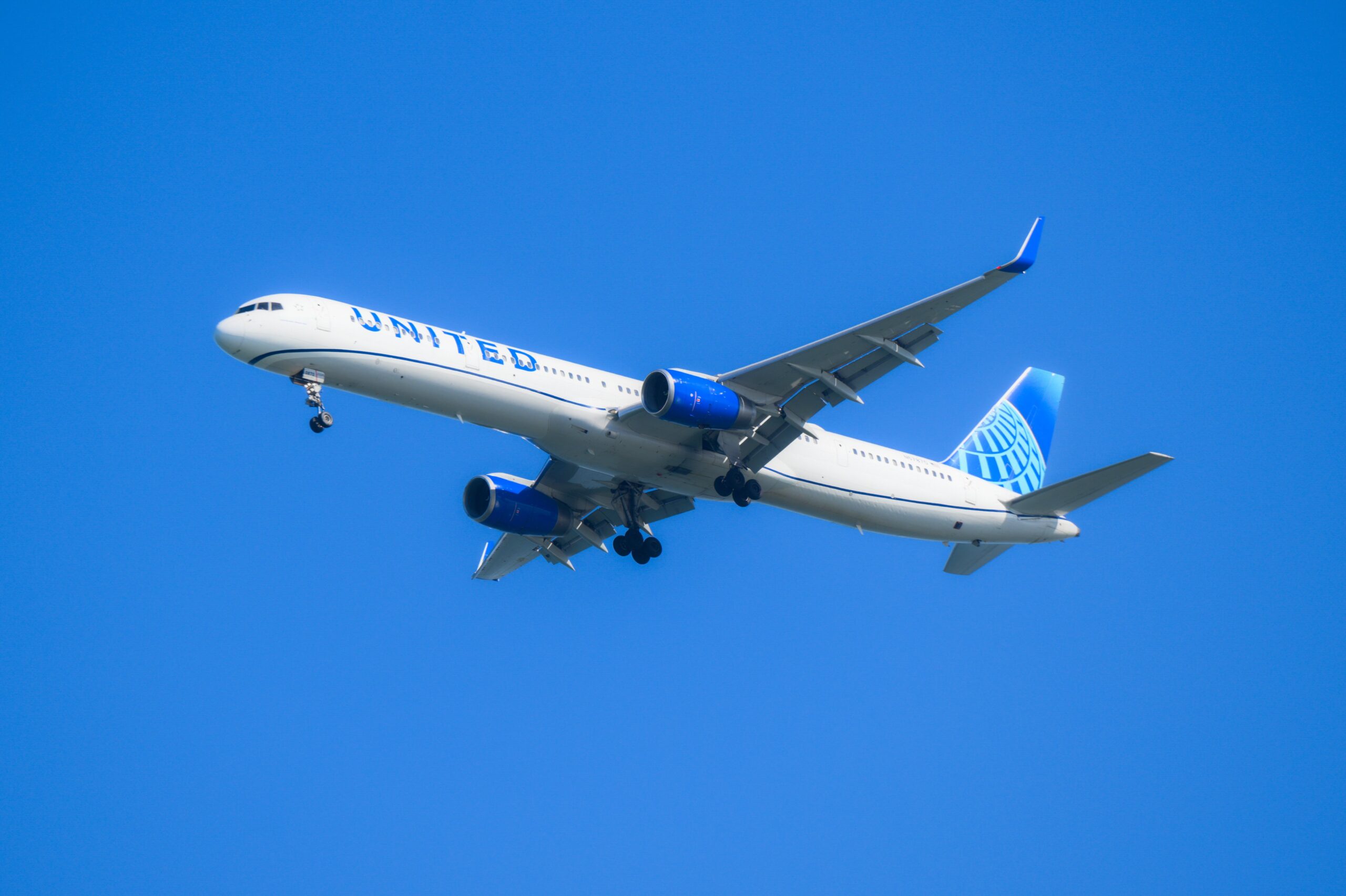 United Airlines will ban passengers who dont use headphones while flying