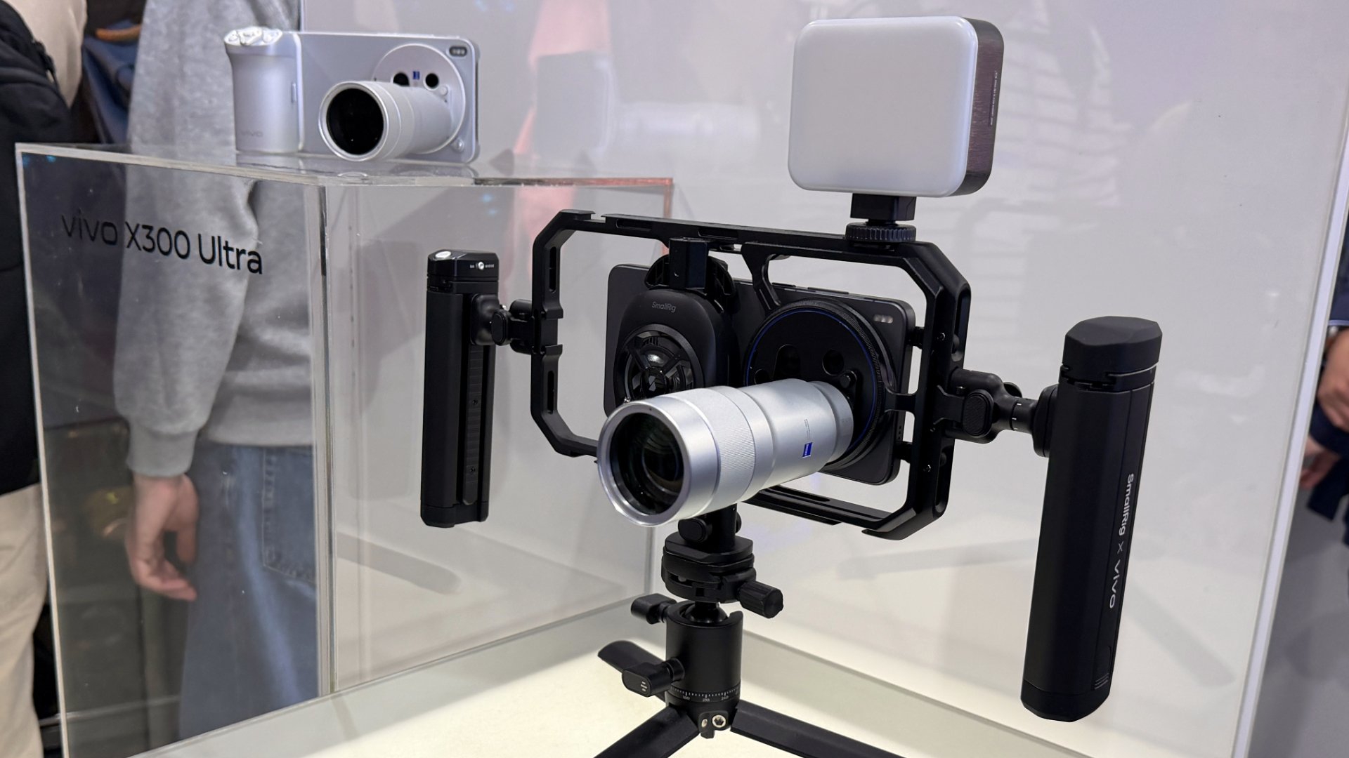 Vivo X300 Ultra is a ridiculously overpowered cameraphone
