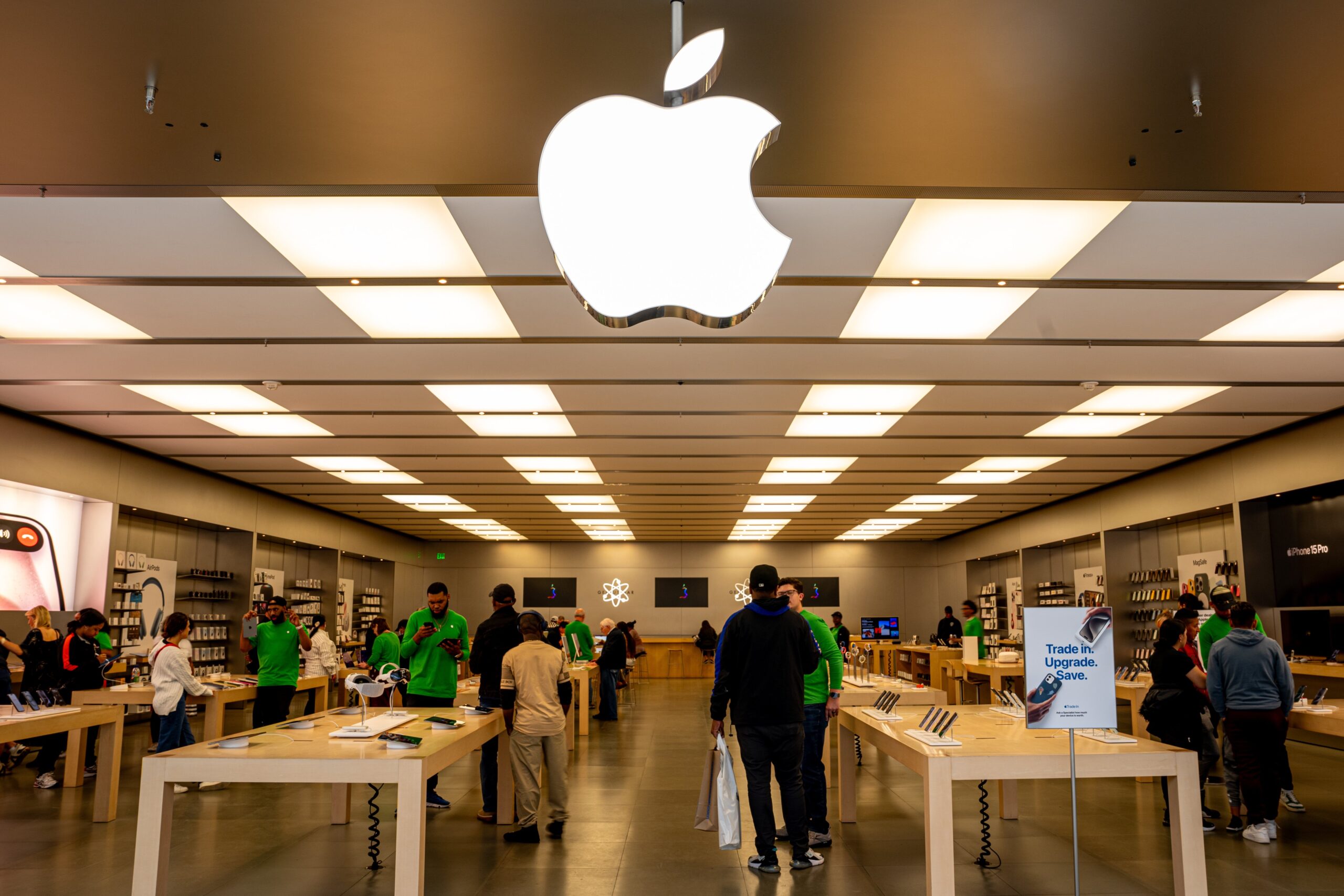 Apple is shuttering its first unionized store