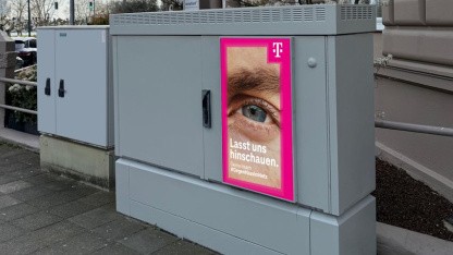 Außenwerbung: Telekom setzt digitale Displays auf Verteilerkästen