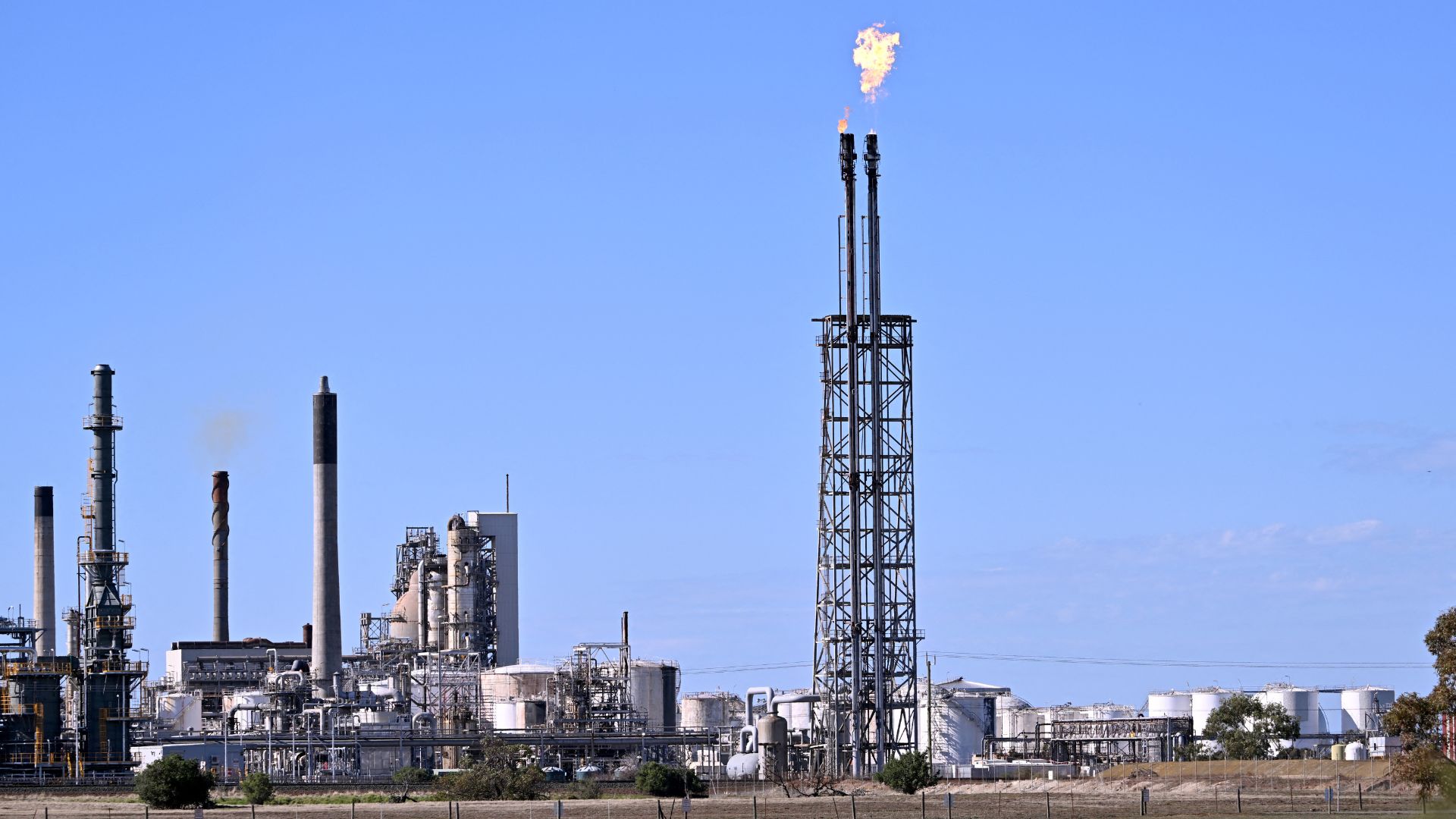 Australia’s major refinery burns for 13 hours, raises fresh fears over petrol supply crisis