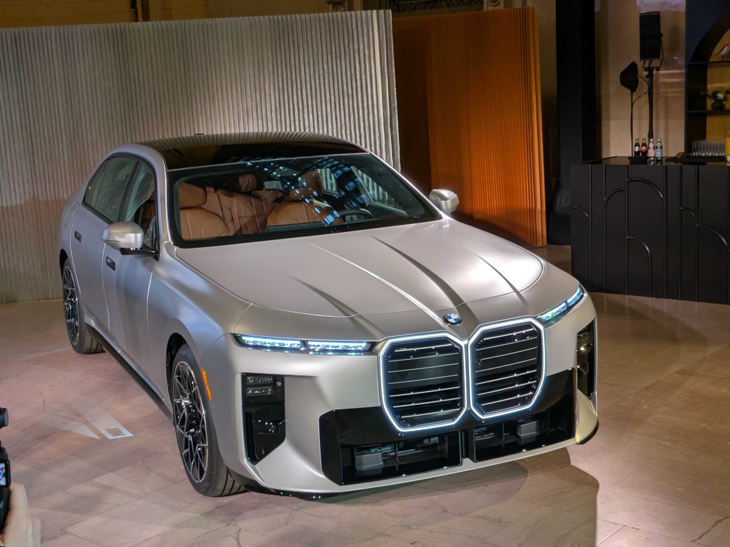 BMW’s new i7 xDrive EVs will offer longer range and faster charging