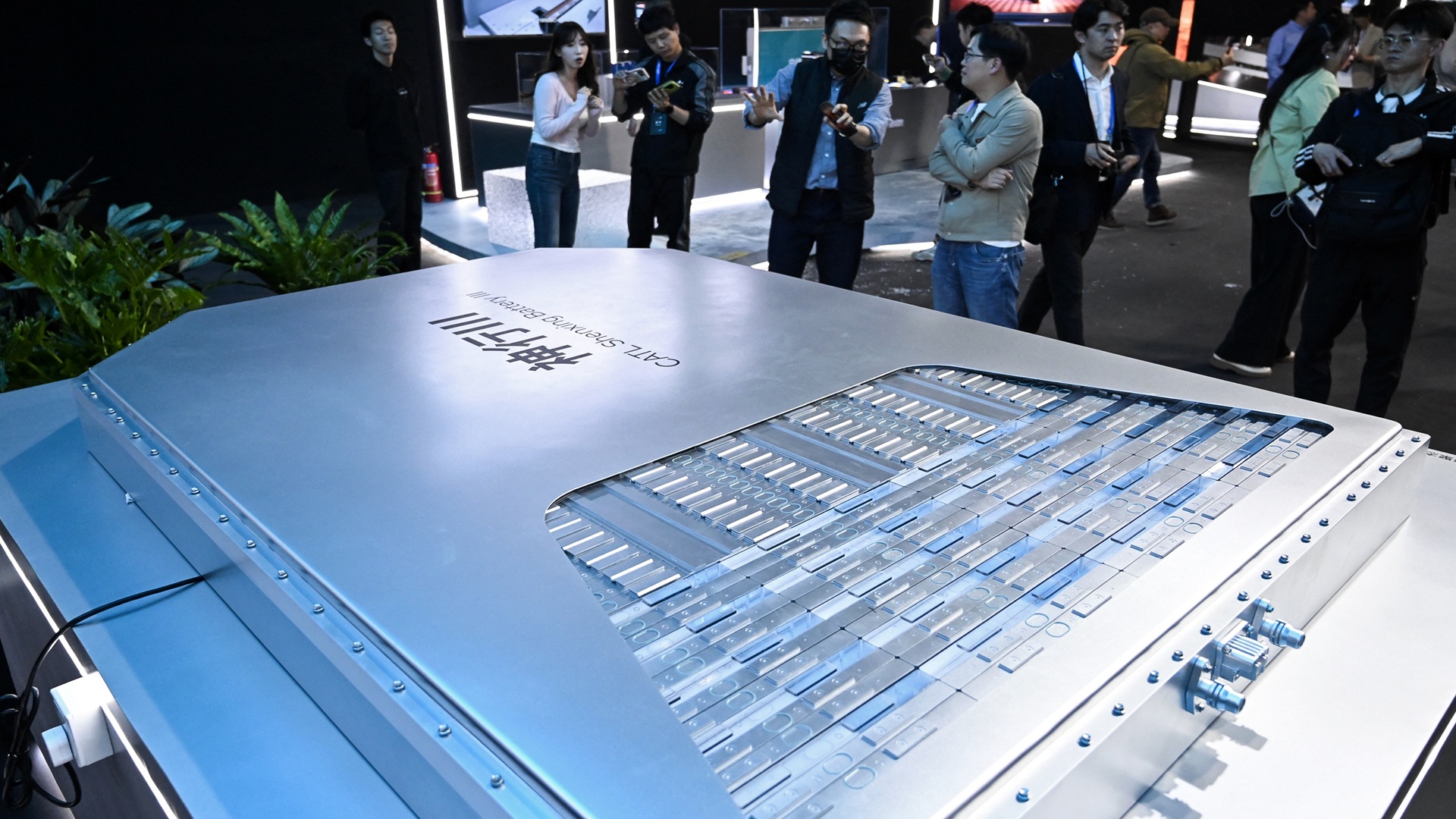 China’s CATL reveals 621-mile EV battery, under-7-minute charging to challenge BYD