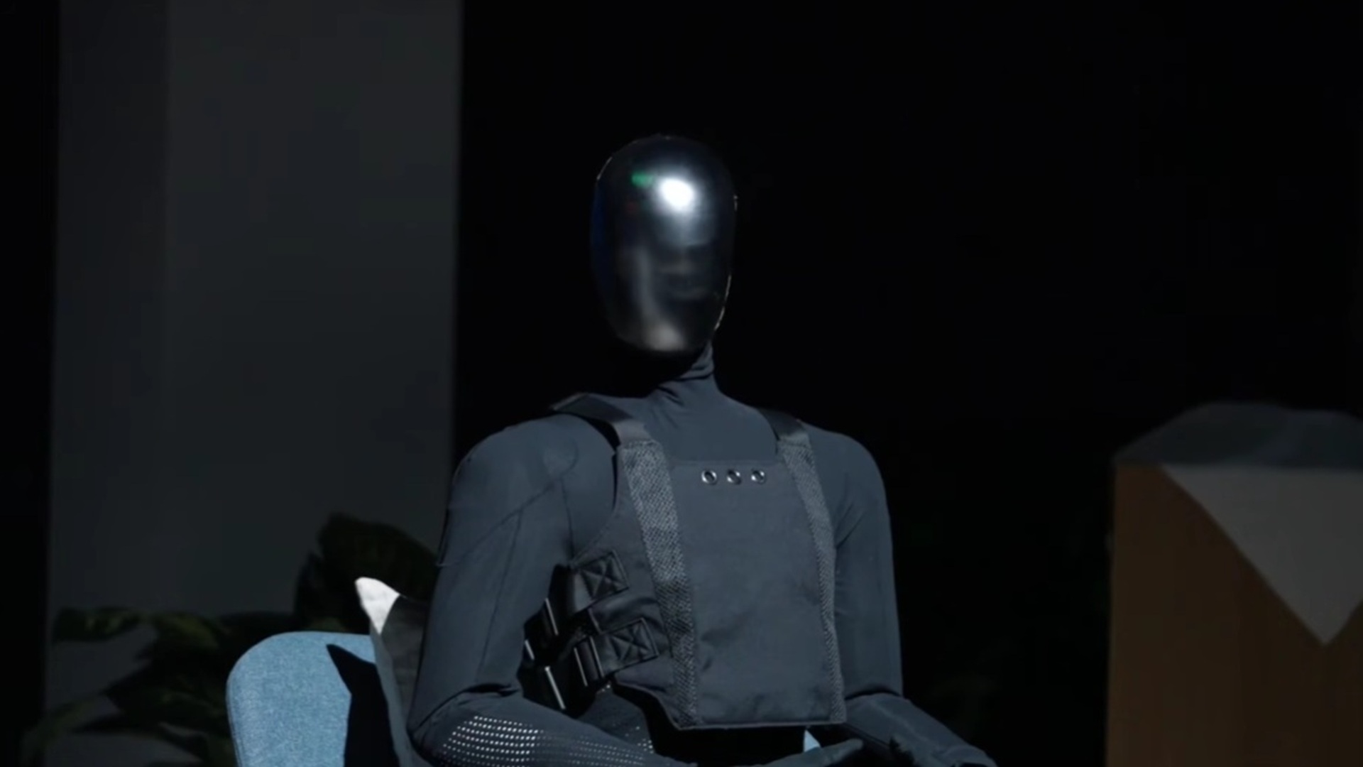 China’s life-size humanoid robot with 18,000 sensors masters 115 degrees of freedom