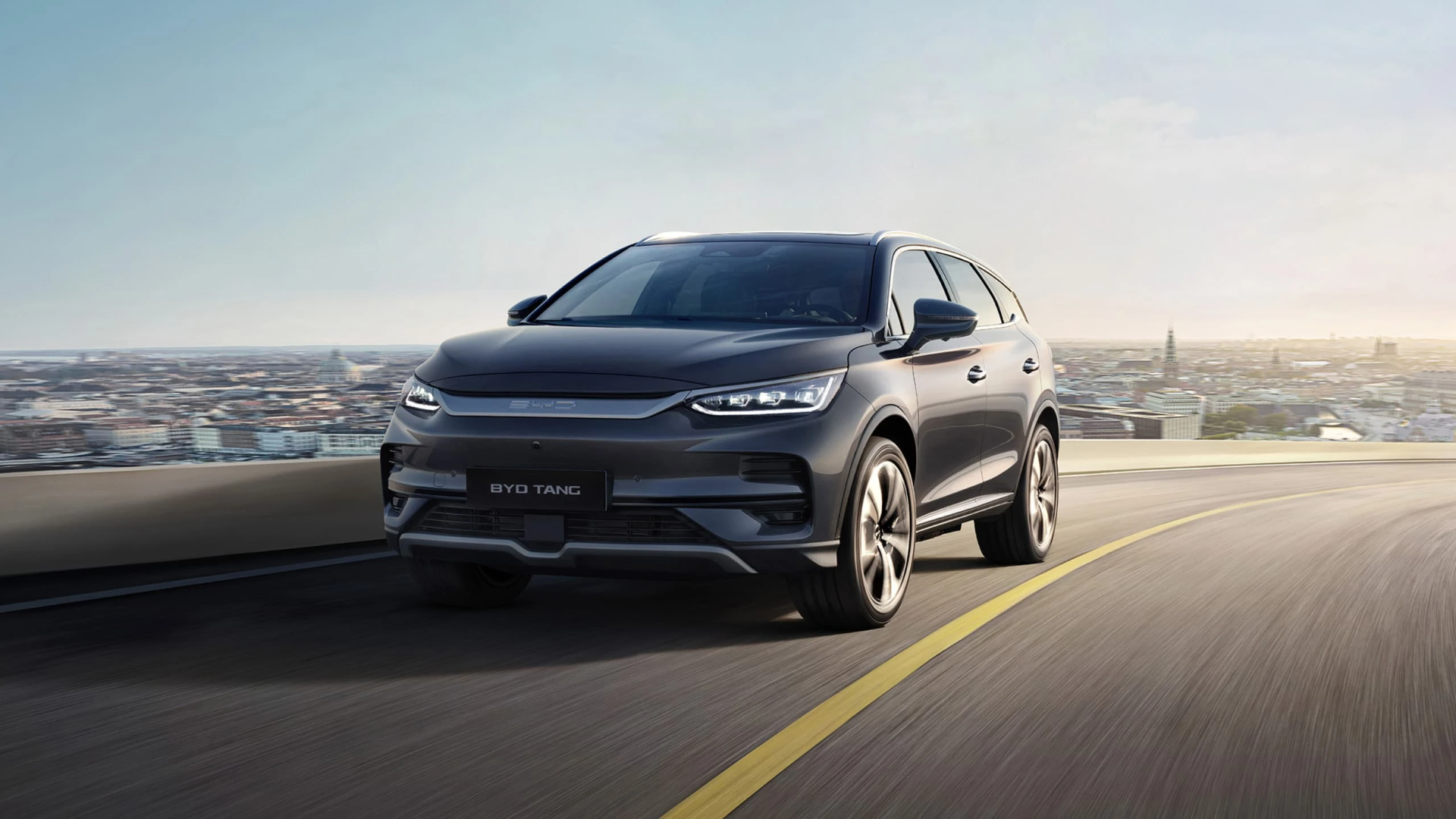 China’s new BYD EV claims 590-mile drive on single charge with 130 kWh battery