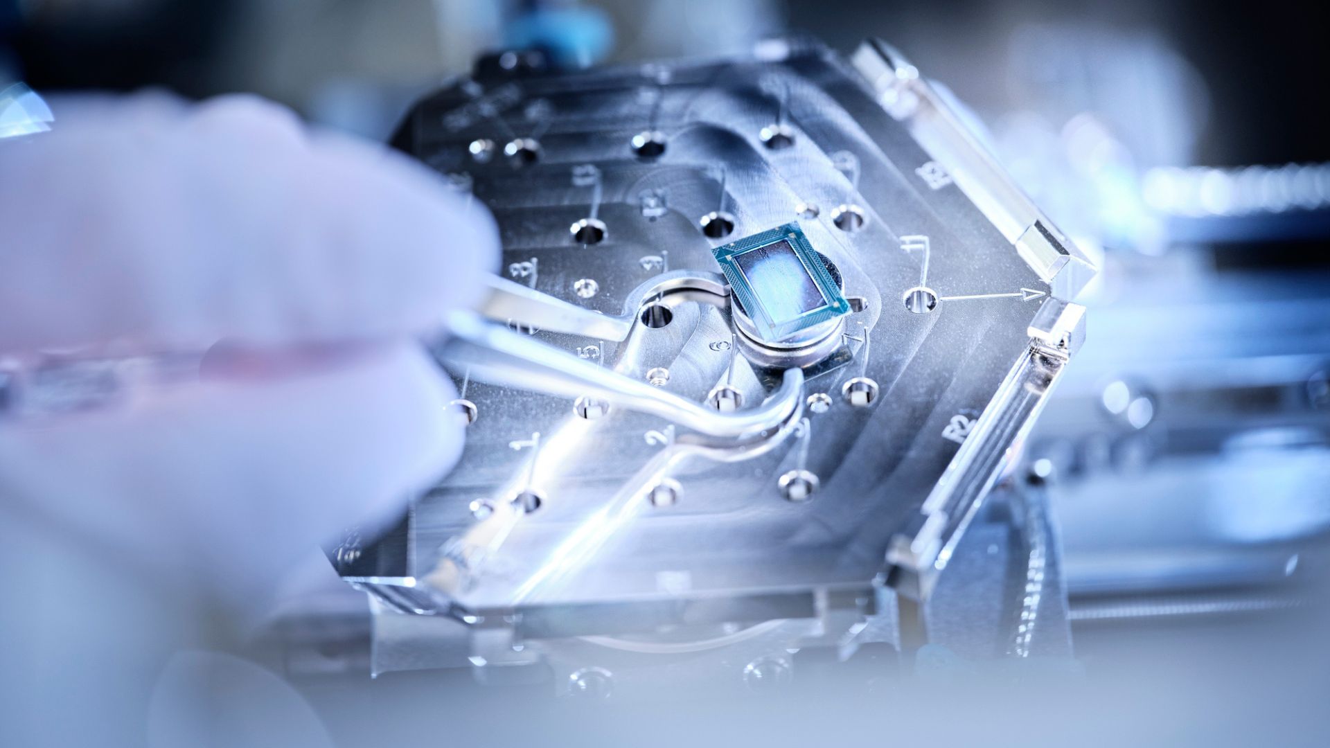 Chinese scientists hit record 63 K in nickel superconductors without extreme pressure