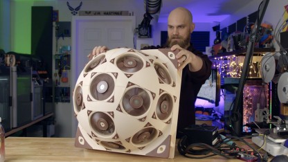 DIY: Bastler baut PC-Seitenpanel mit 15 Lüftern