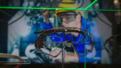 (g+) Mensch-Maschine-Schnittstellen: Wie Augmented Reality Industrie und Service verändert