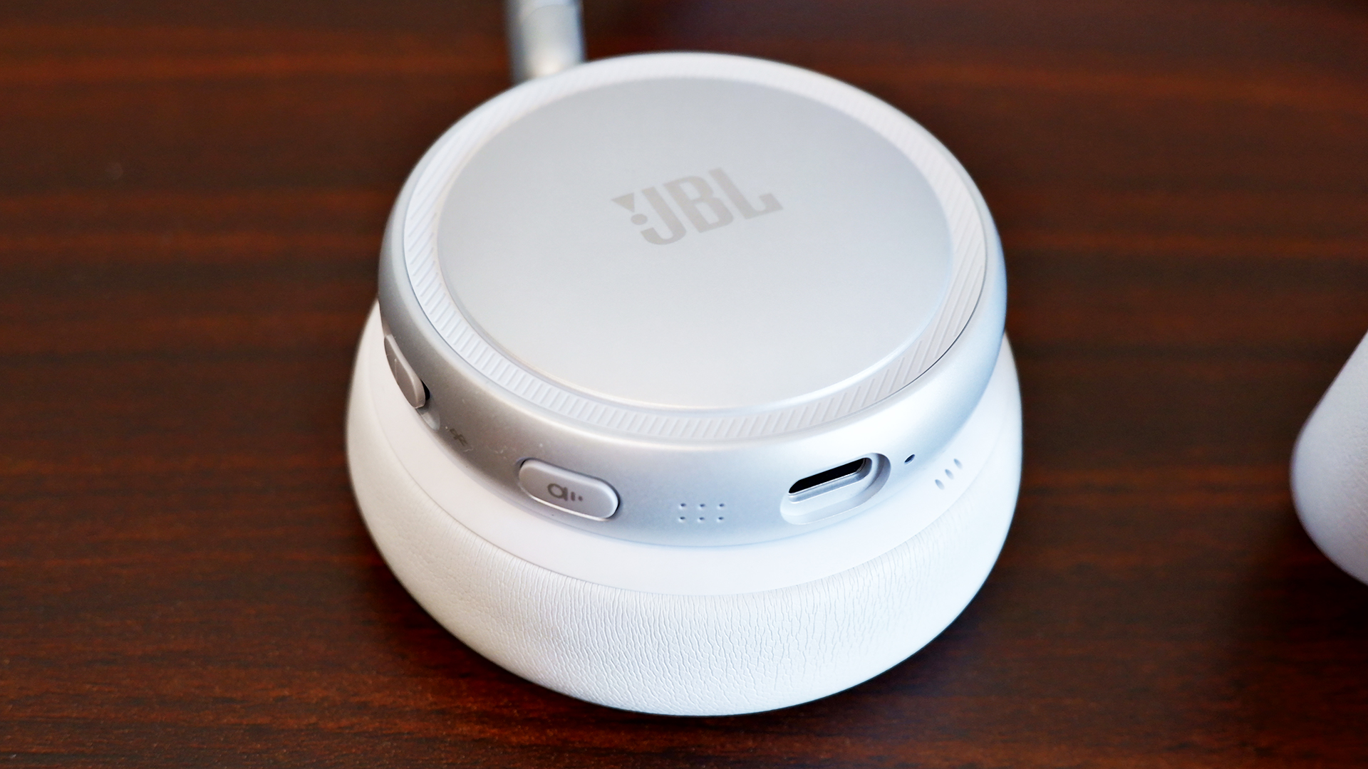 JBL Live 780NC and 680NC review: Great leaps, greater missteps