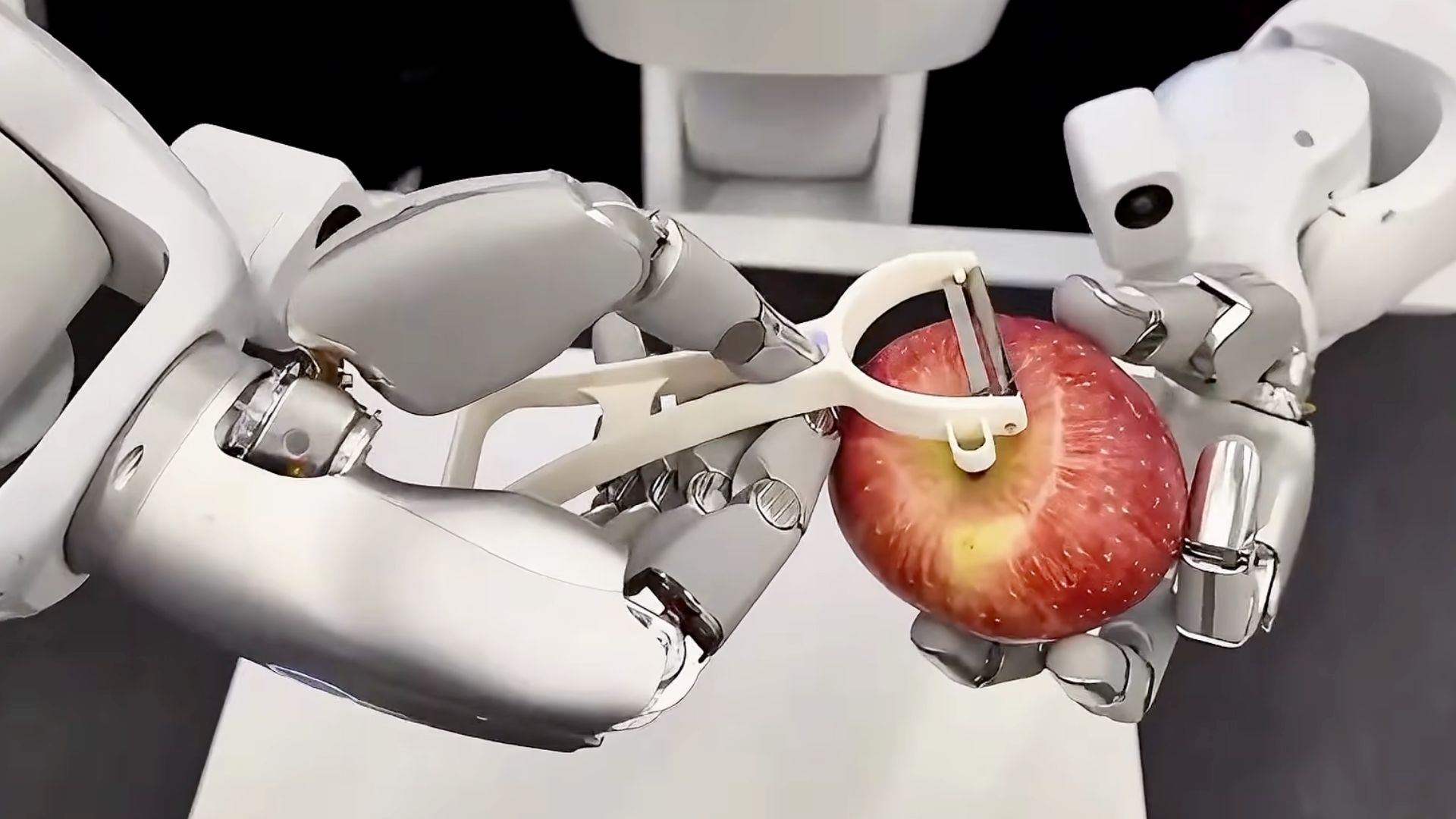 New robot tech lets machines peel, slice and handle odd-shaped objects easily