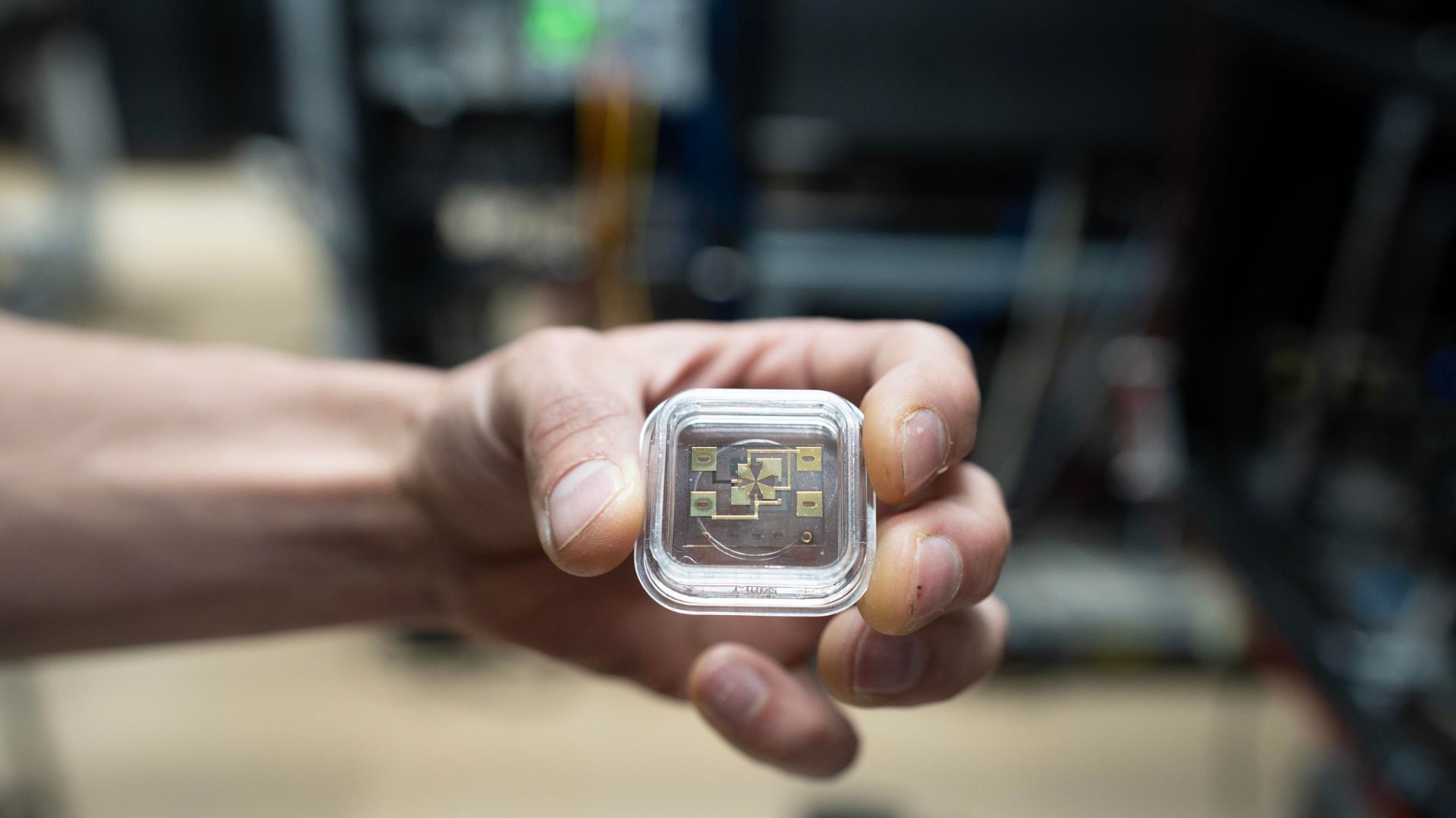 New theory shows time exists in quantum superpositions, ticks fast and slow