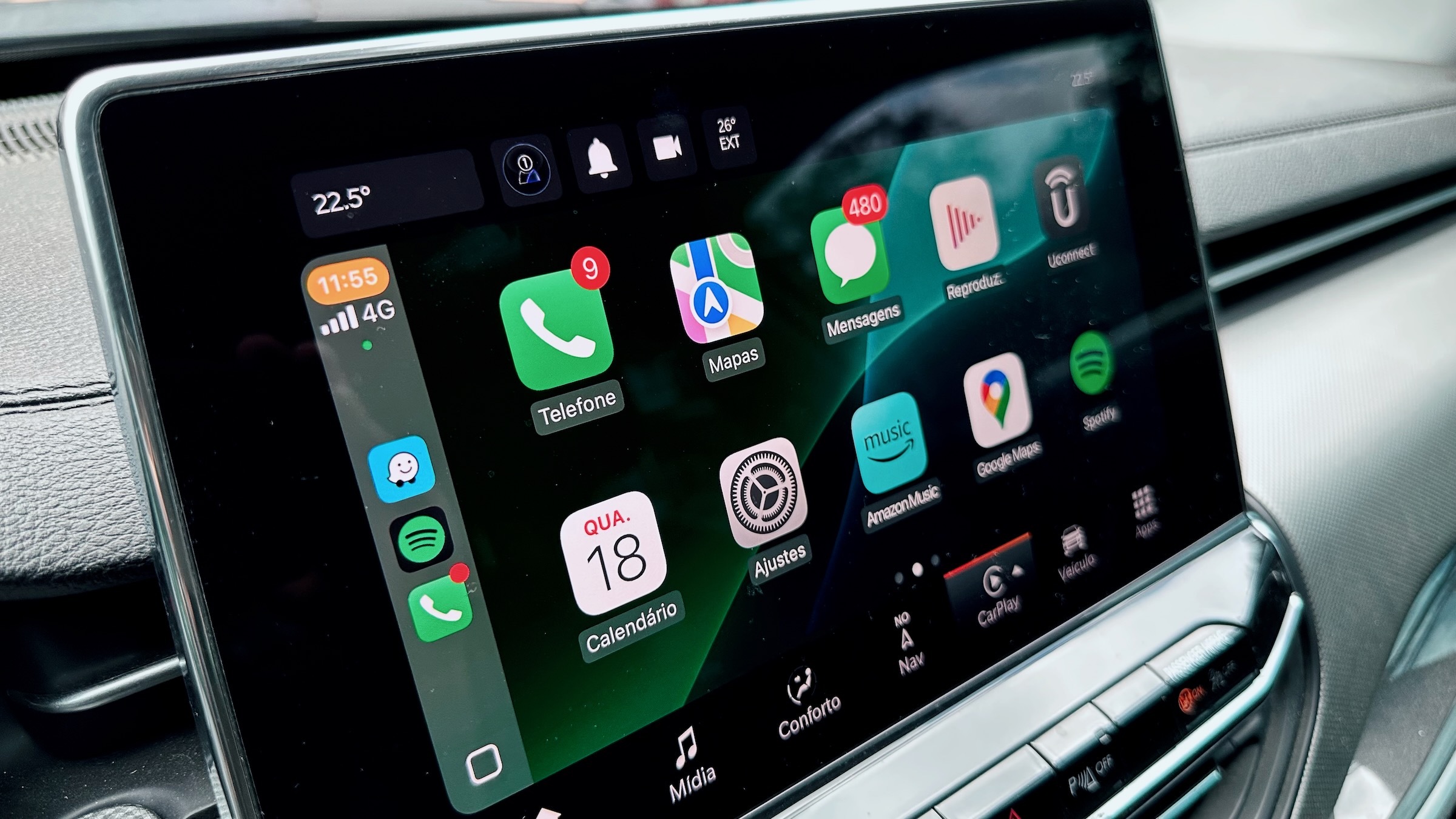 OpenAI launches ChatGPT Voice in CarPlay, but its missing one crucial feature