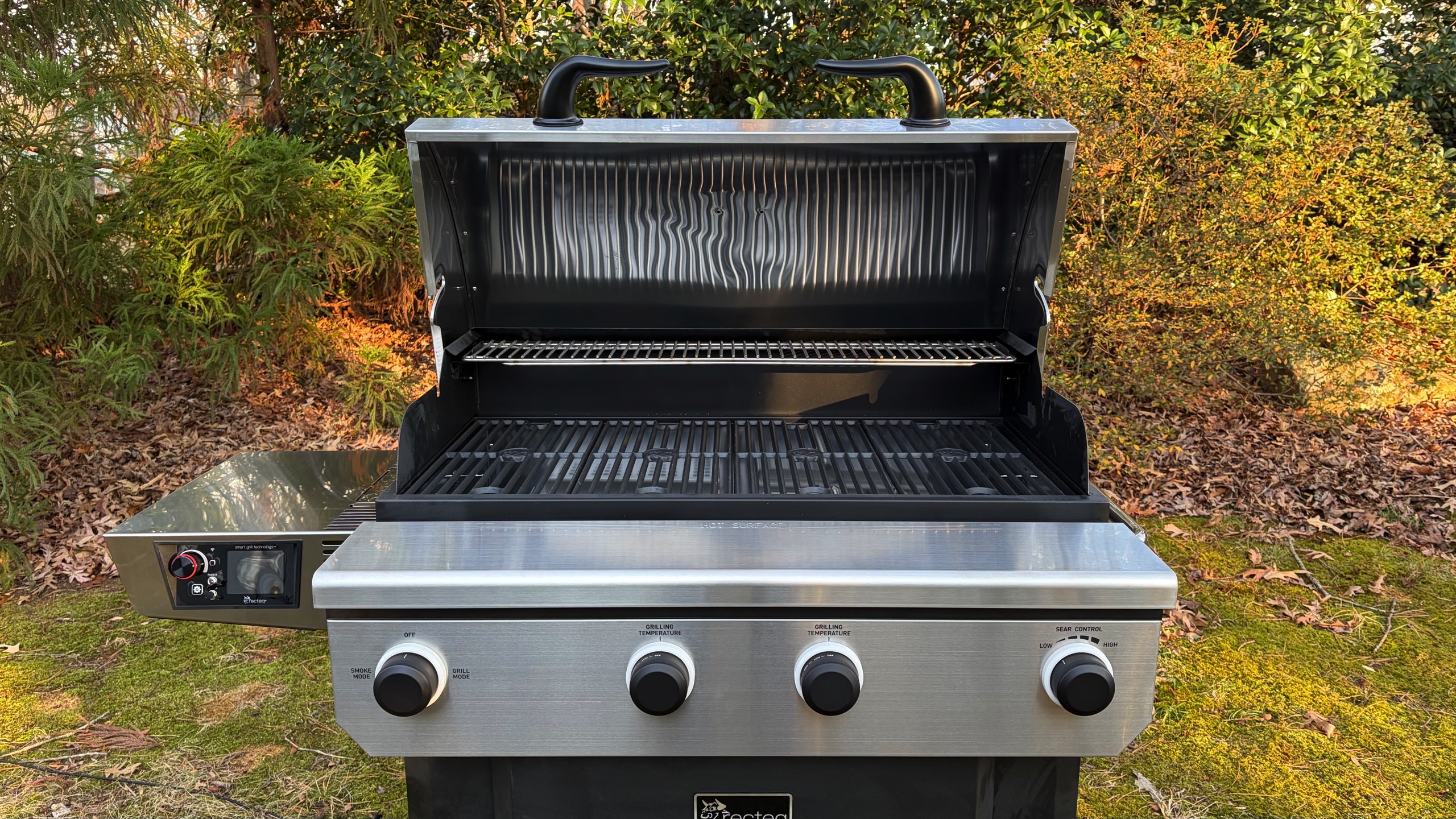 Recteq X-Fire Pro 825 review: A smart grill that pulls double duty