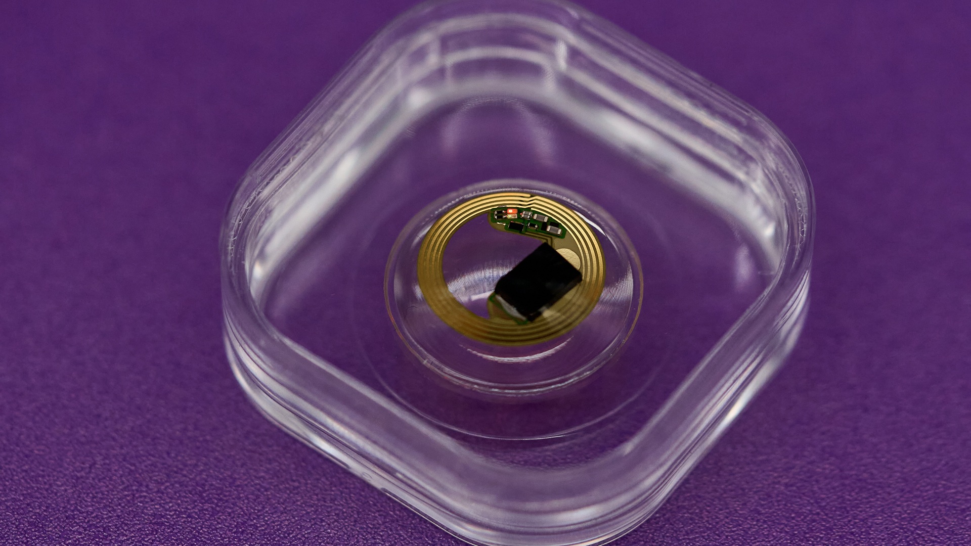 Rice grain-sized solid-state battery could power next-gen smart lenses, wearables