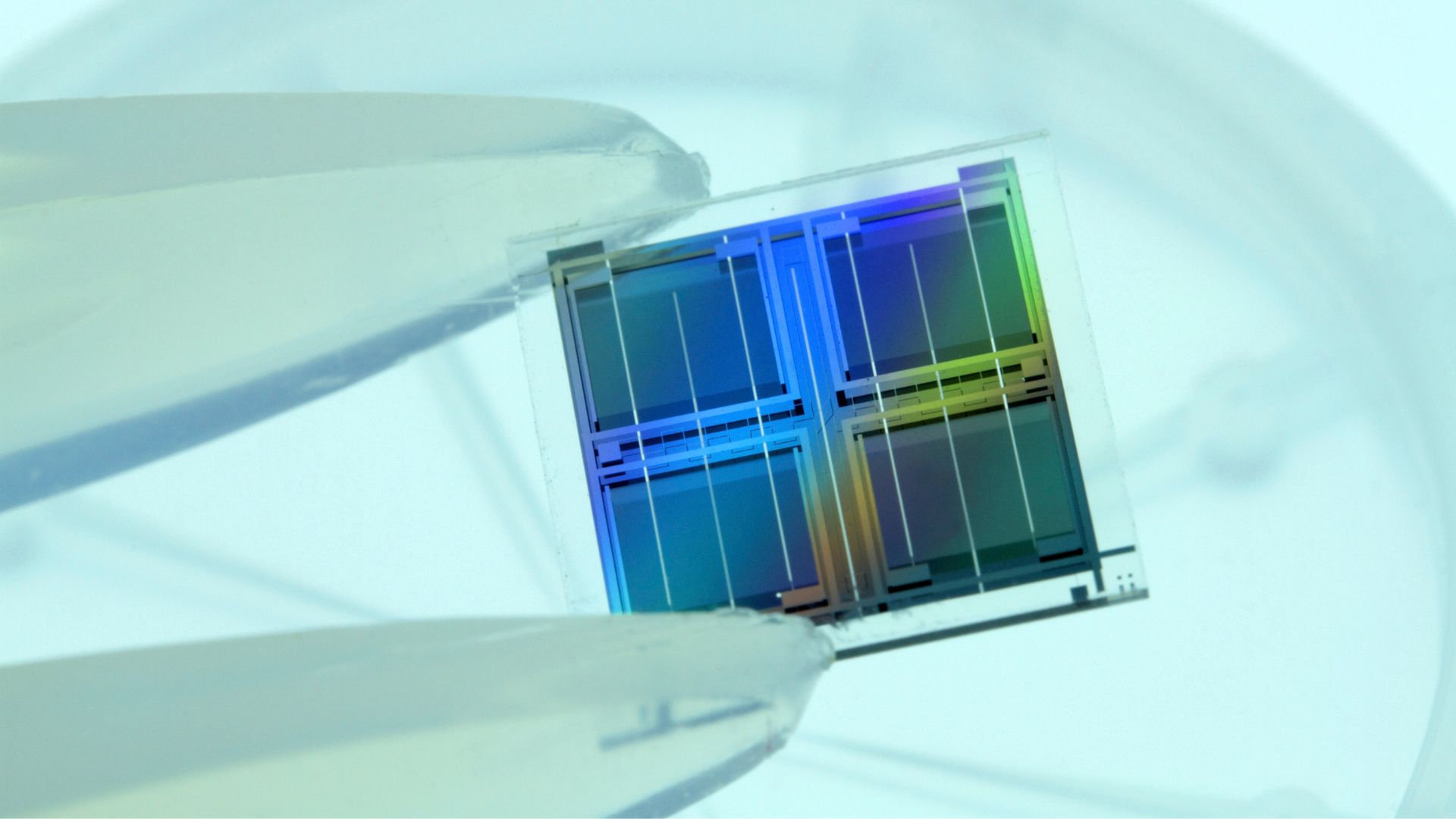 Scientists add special molecule to boost tandem solar cell efficiency to 32.76%