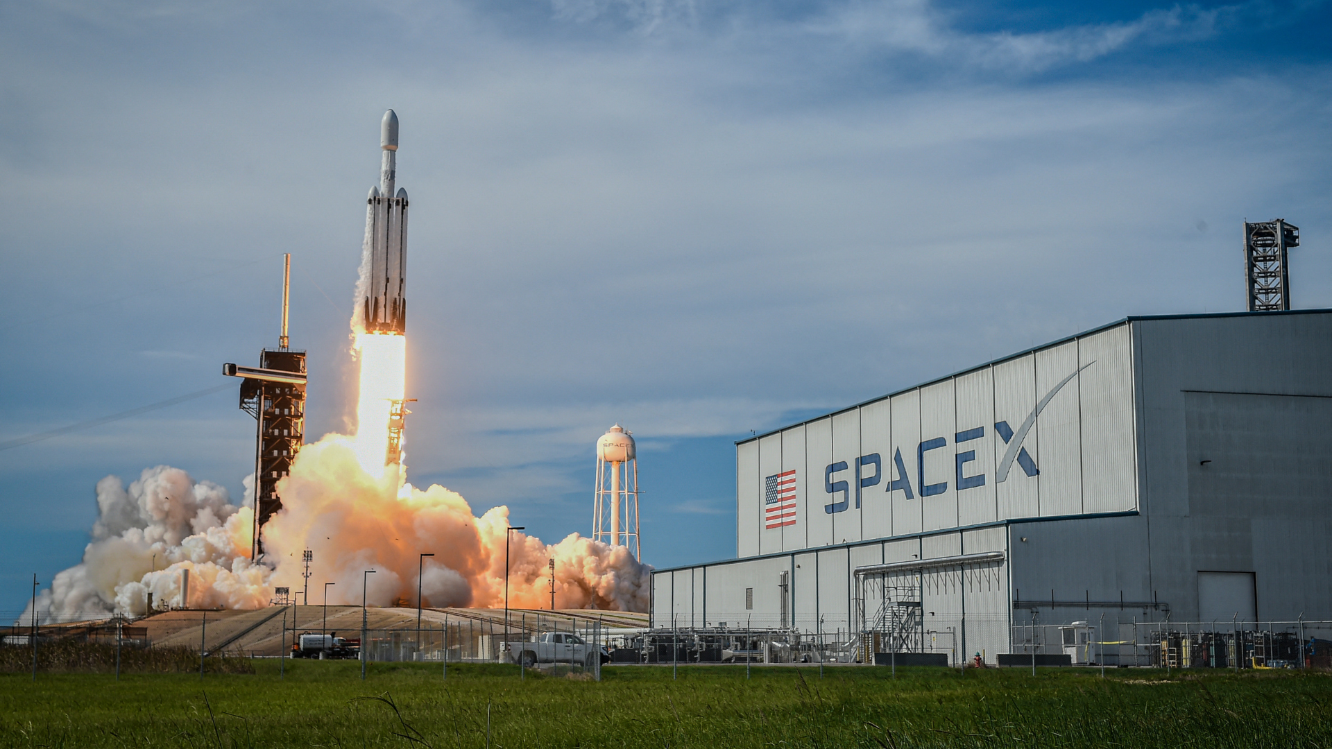 SpaceX may be going public with a big fundraising target