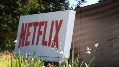 Streit um KI-Synchronisationen: Sprecherverband plant Datenschutzbeschwerde gegen Netflix