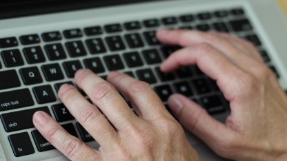 Überwachung am Arbeitsplatz: Meta zeichnet Tastatureingaben der Angestellten auf