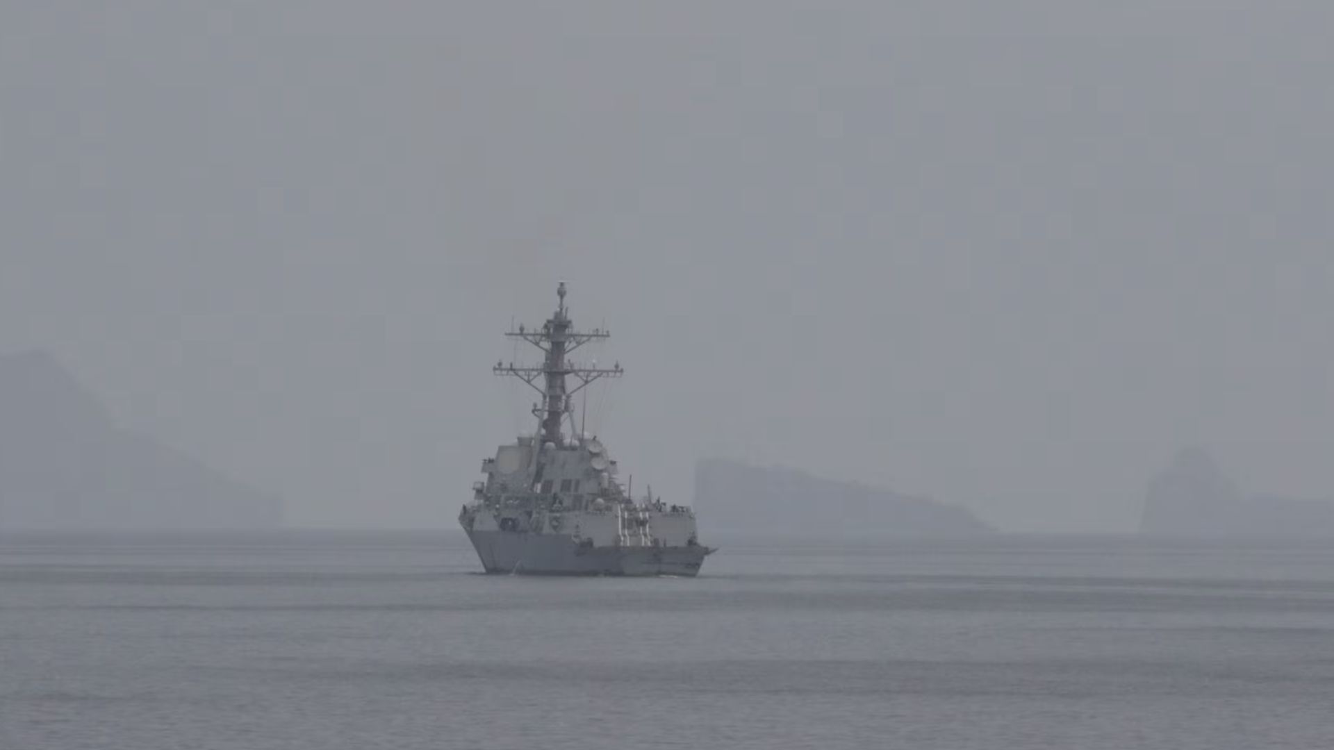 US begins full naval blockade on Iran, deploys warships in Gulf region