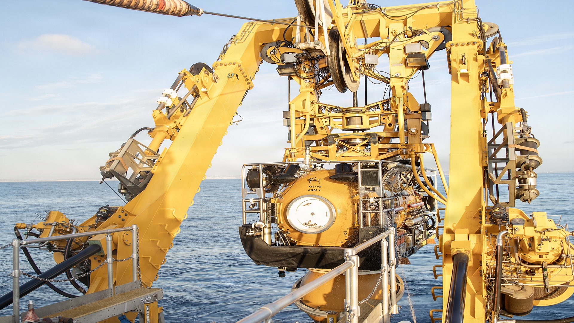 US Navy-certified rescue submarine can reach stranded crews worldwide in 96 hours