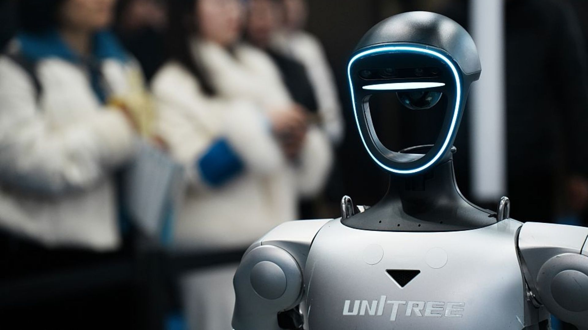 Video: UK university debuts Alan the humanoid robot to lead cutting-edge AI research