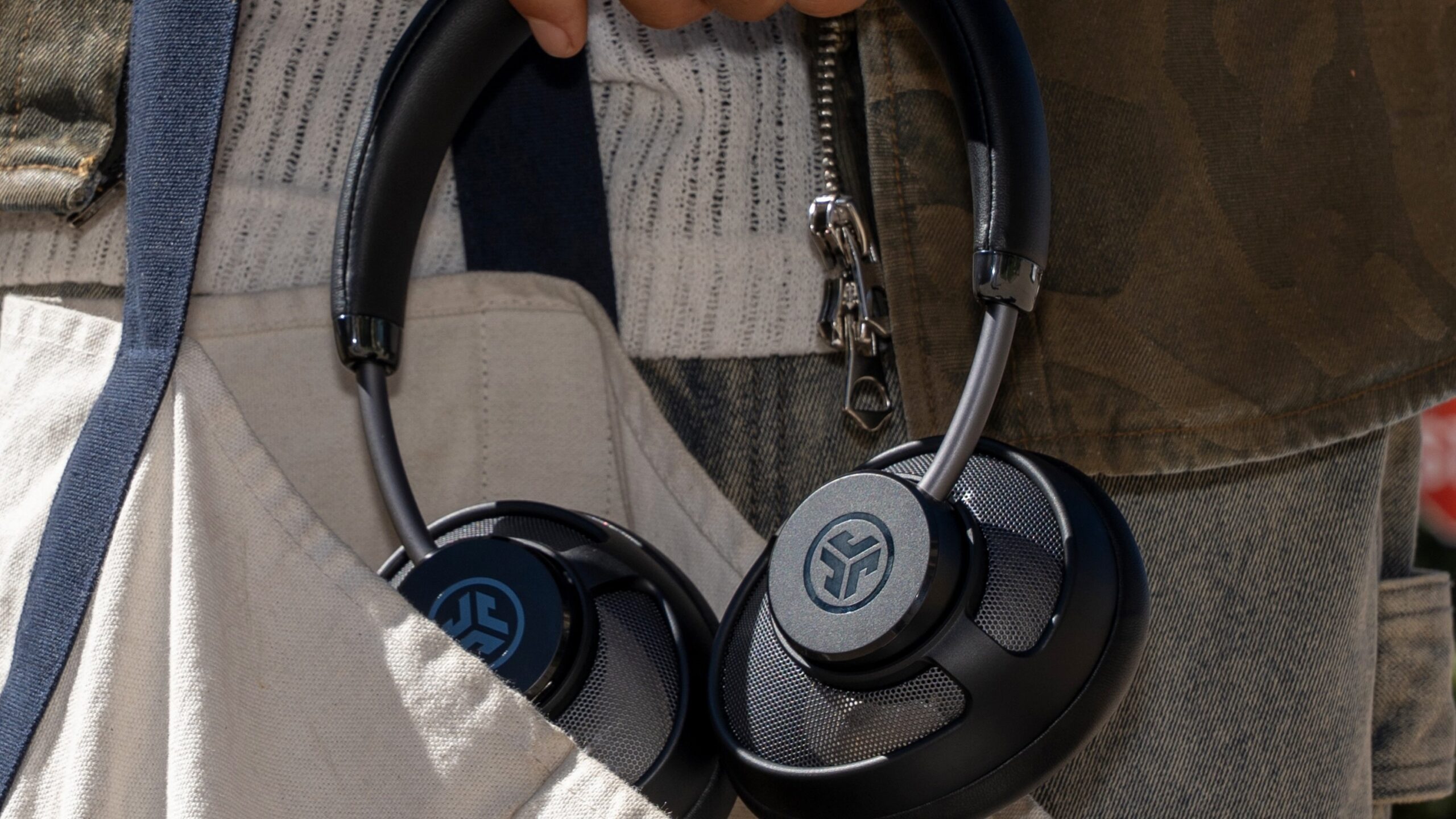What are open-back headphones? Heres what you need to know about the latest headphone trend.