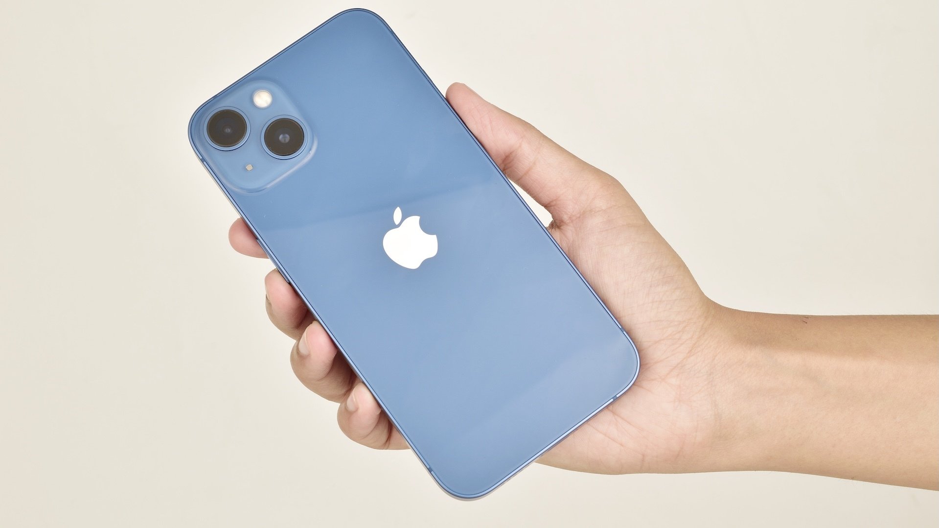 Why you should hold on to your old smartphone