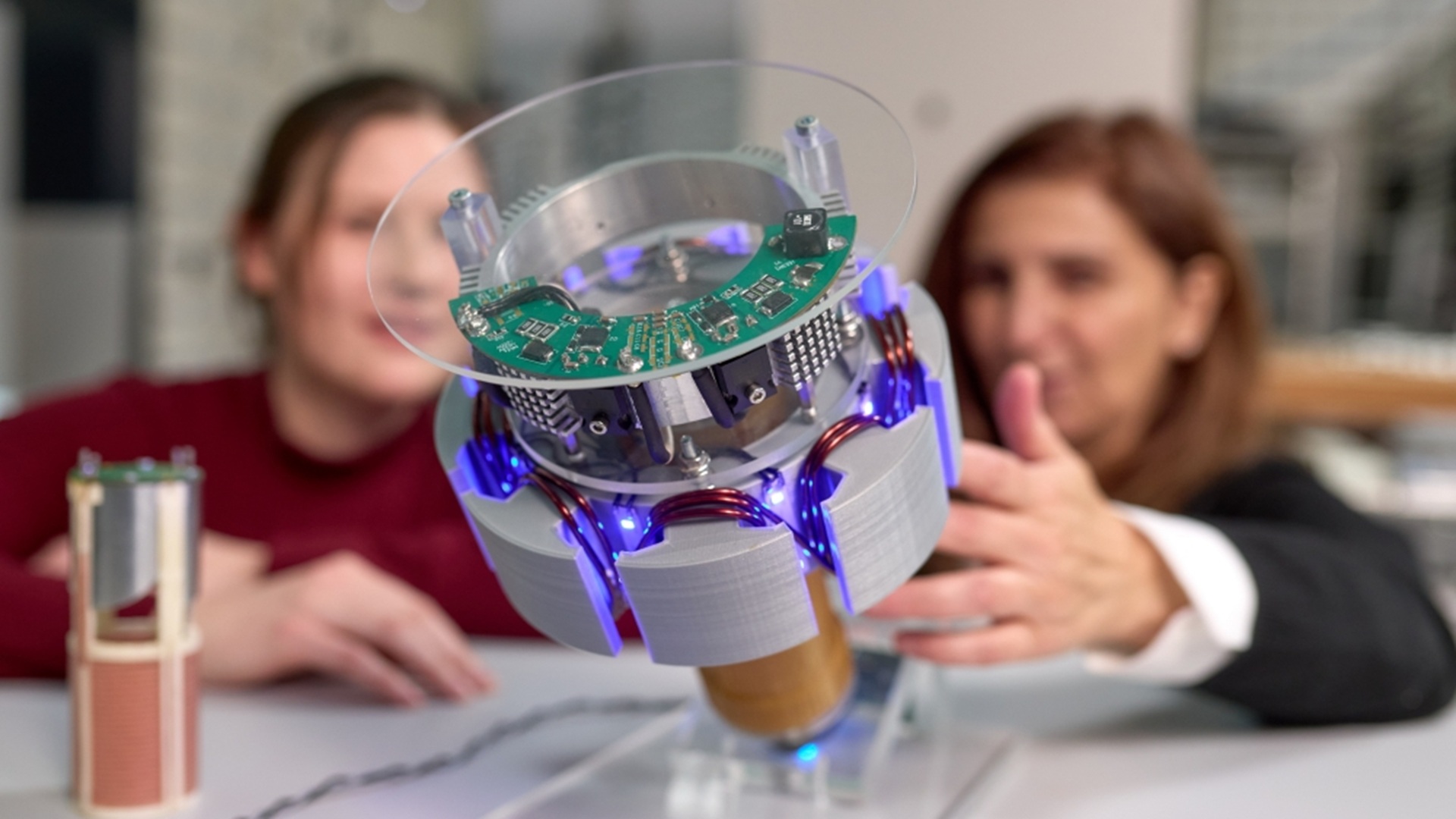 Wireless EV charging hits 95% efficiency, lets cars power grids and charge on the go