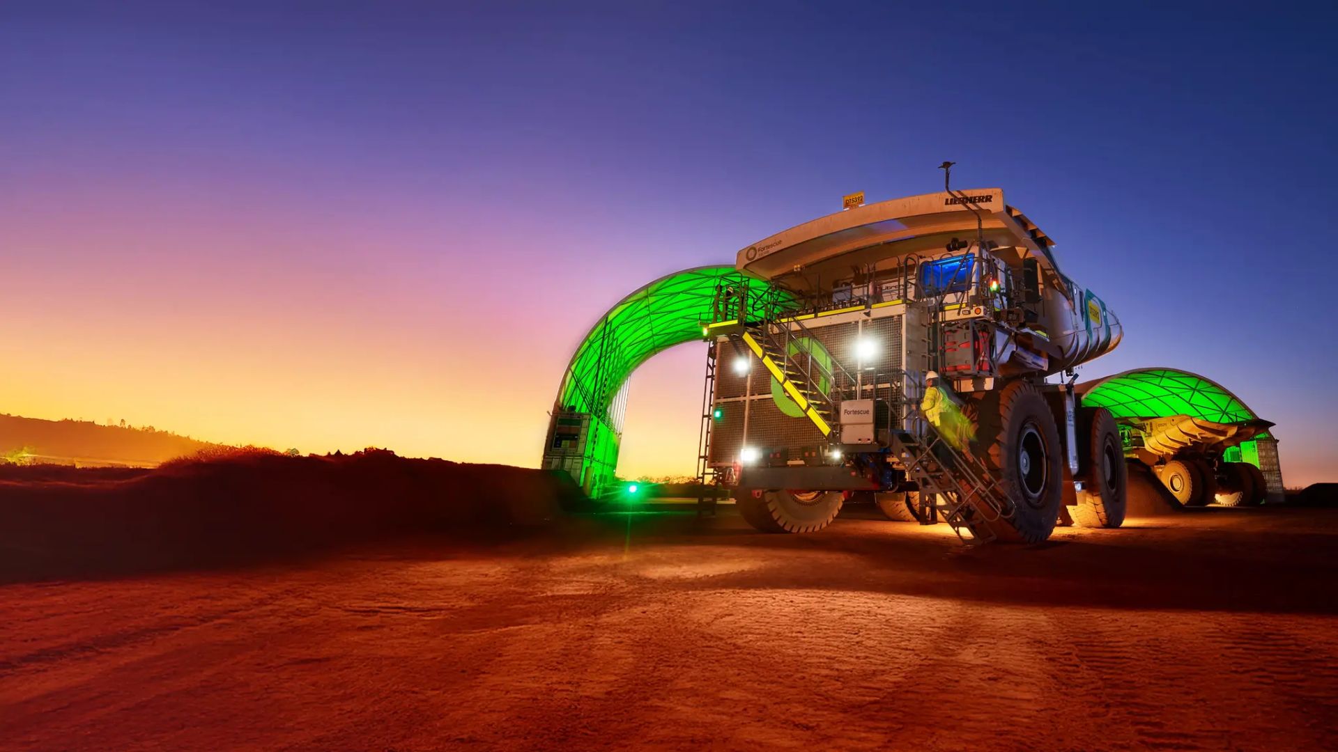 ‘World-first’ off-grid project combining solar, wind and 5 GWh of battery storage