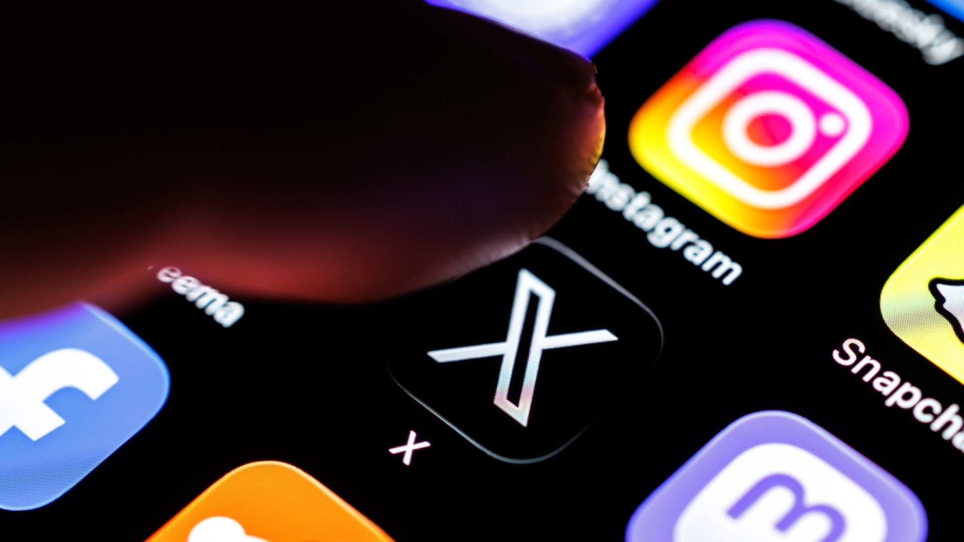 Xs custom timeline feature will sting for TweetDeck mourners