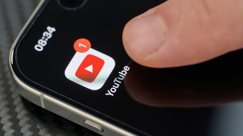 YouTube’s picture-in-picture mode is rolling out to all users worldwide