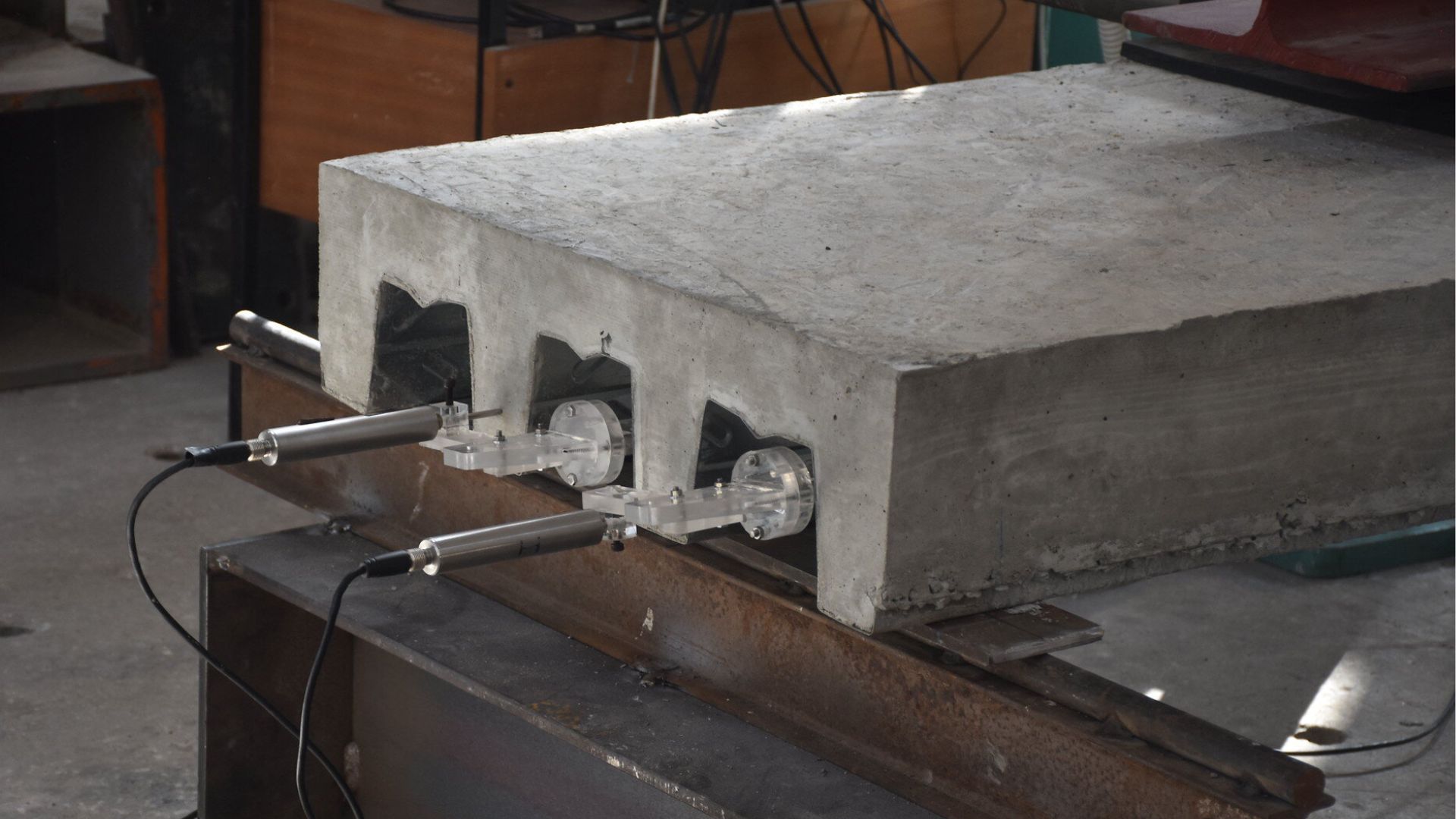 100% recyclable construction slabs made from building rubble offer equal strength