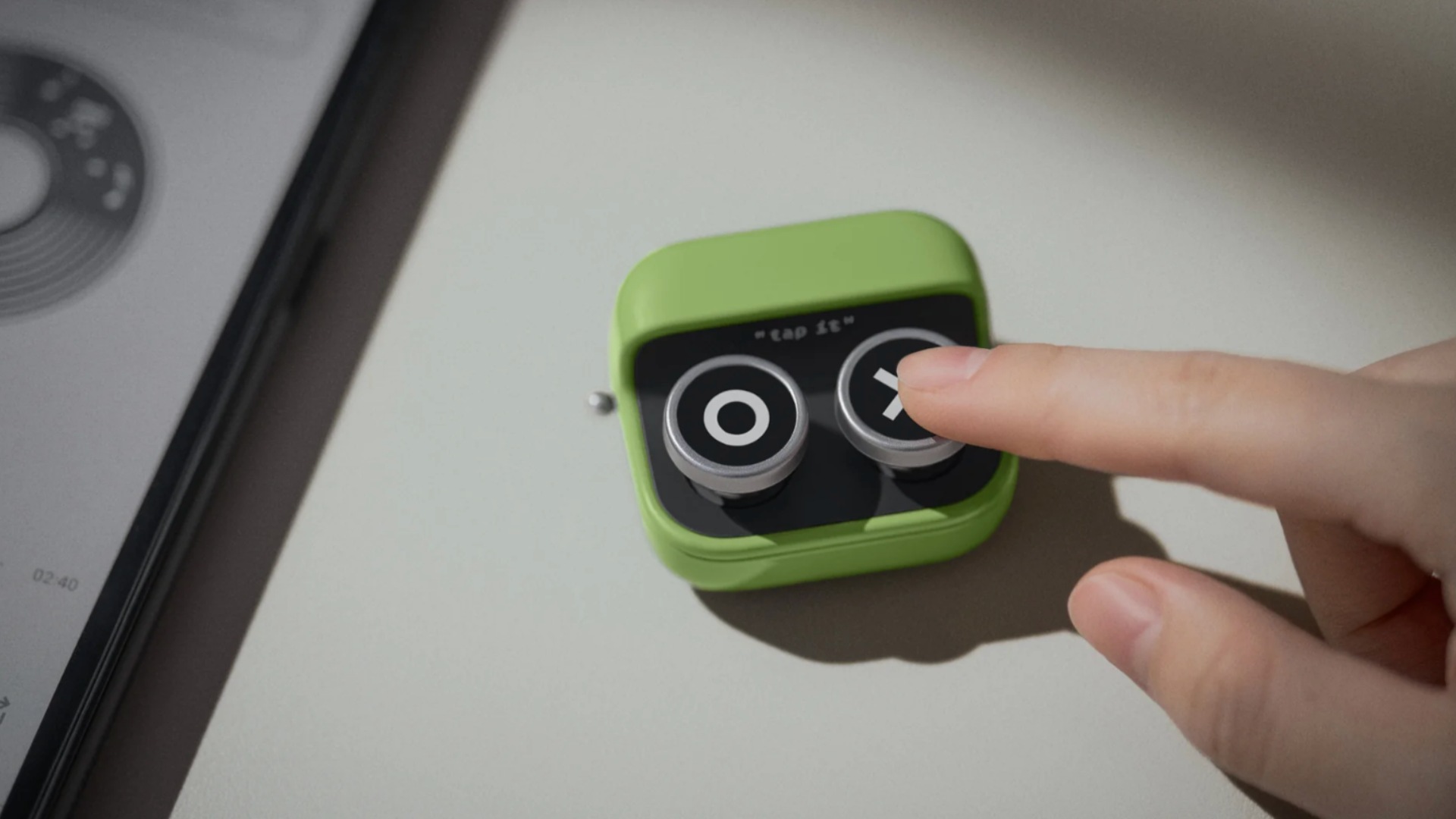 Boox just launched the Tappy wireless remote, leaving Amazon in the dust