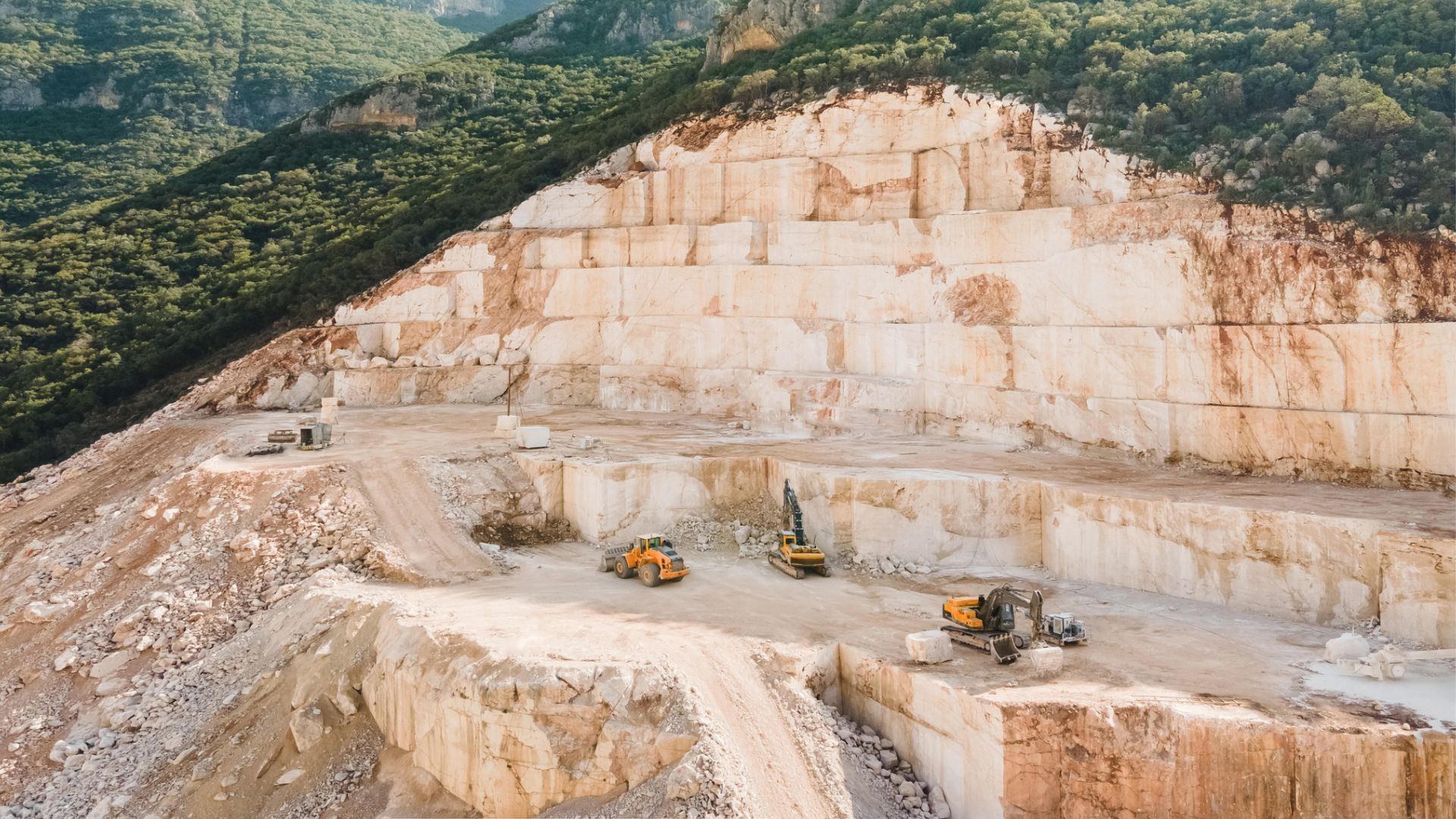 China’s new crab-walking mining truck comes with world-first drive-by-wire corner modules